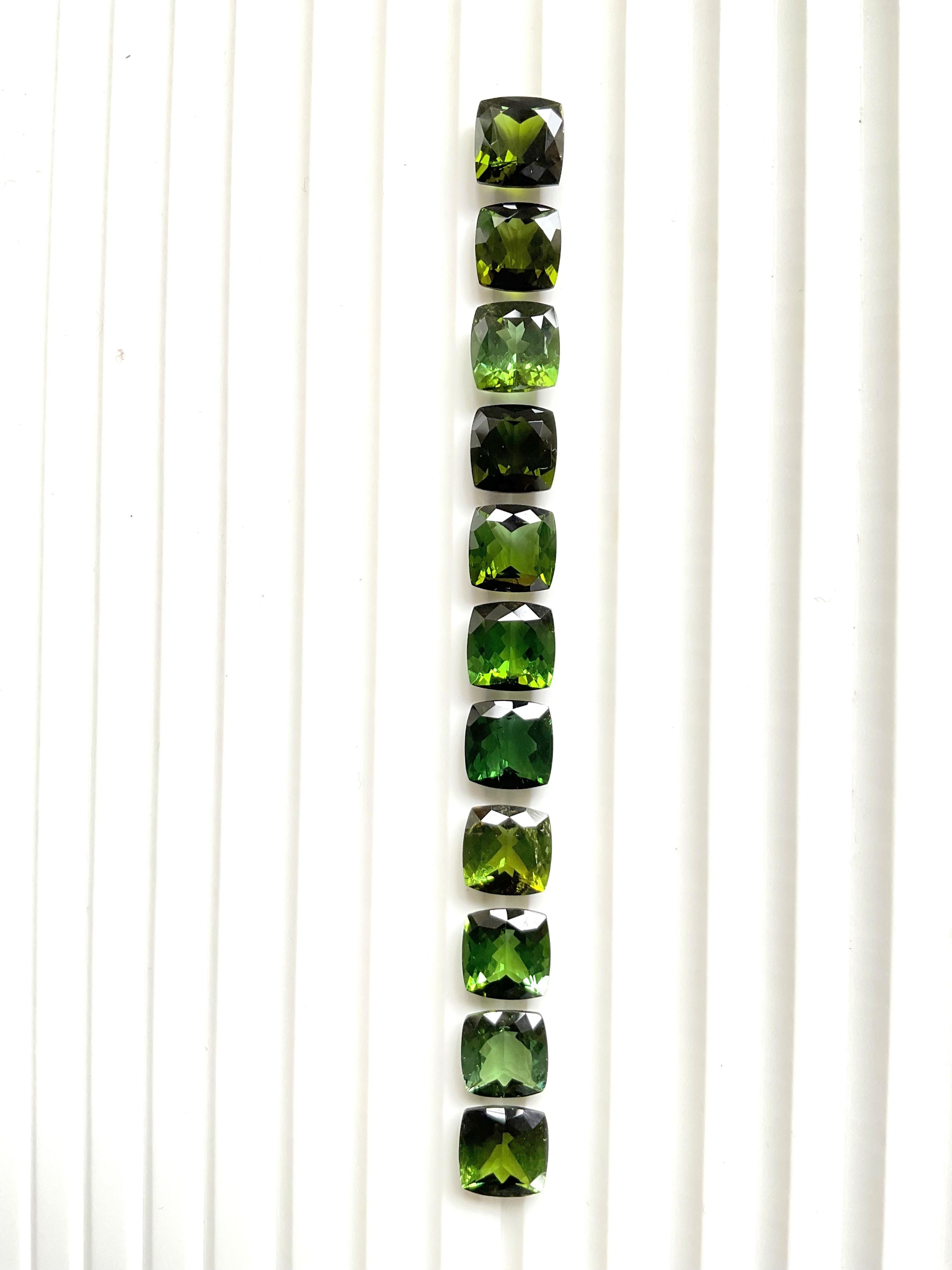 24,50 Quilates Turmalina Verde Cojín 11 Piezas Piedra tallada facetada Gema natural

Piedra preciosa - Turmalina
Peso - 24,50 quilates
Forma - Cojín
Tamaño - 8x5 MM
Piezas - 11