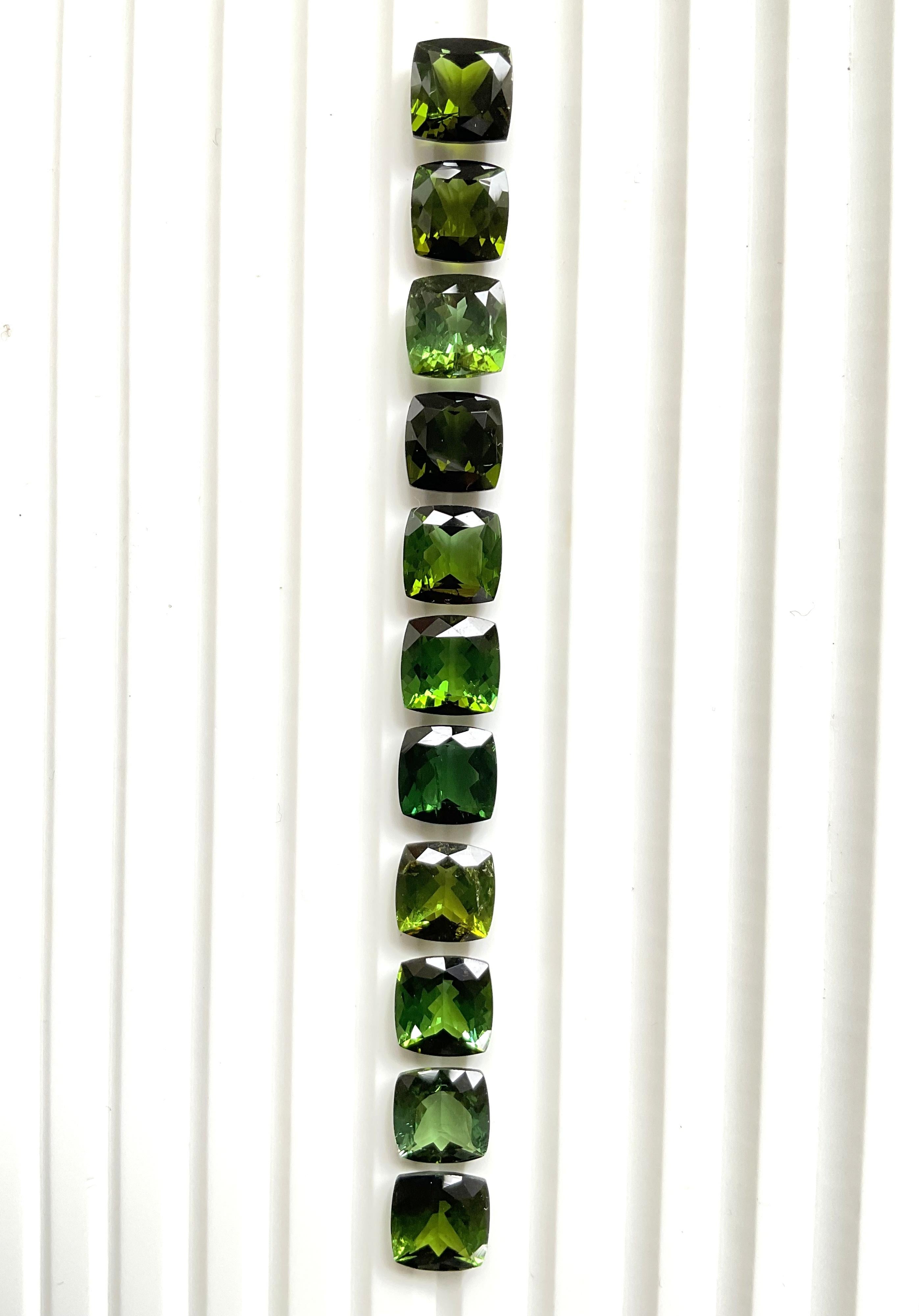 24,50 Quilates Turmalina Verde Cojín 11 Piezas Piedra tallada facetada Gema natural Corte cojín en venta