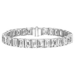 24,50 Ct. Bracelet de tennis sur mesure en diamant taillé en émeraude
