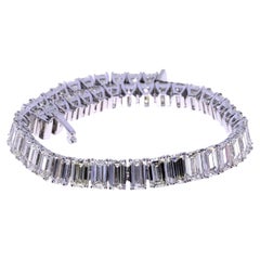 Bracelet tennis en diamants taille émeraude 24,53ct en platine