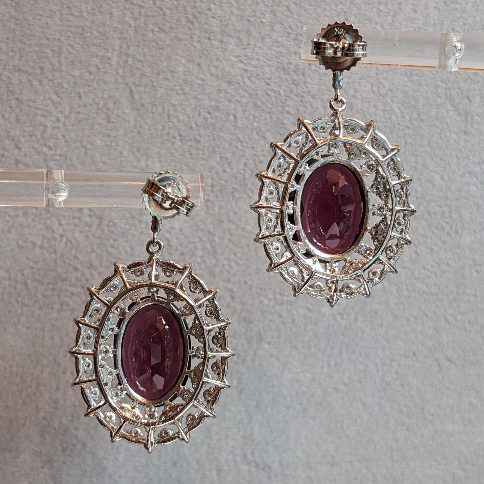 Boucles d'oreilles pendantes en platine avec grenat ovale et diamant de 24,54 ct Excellent état - En vente à La Jolla, CA