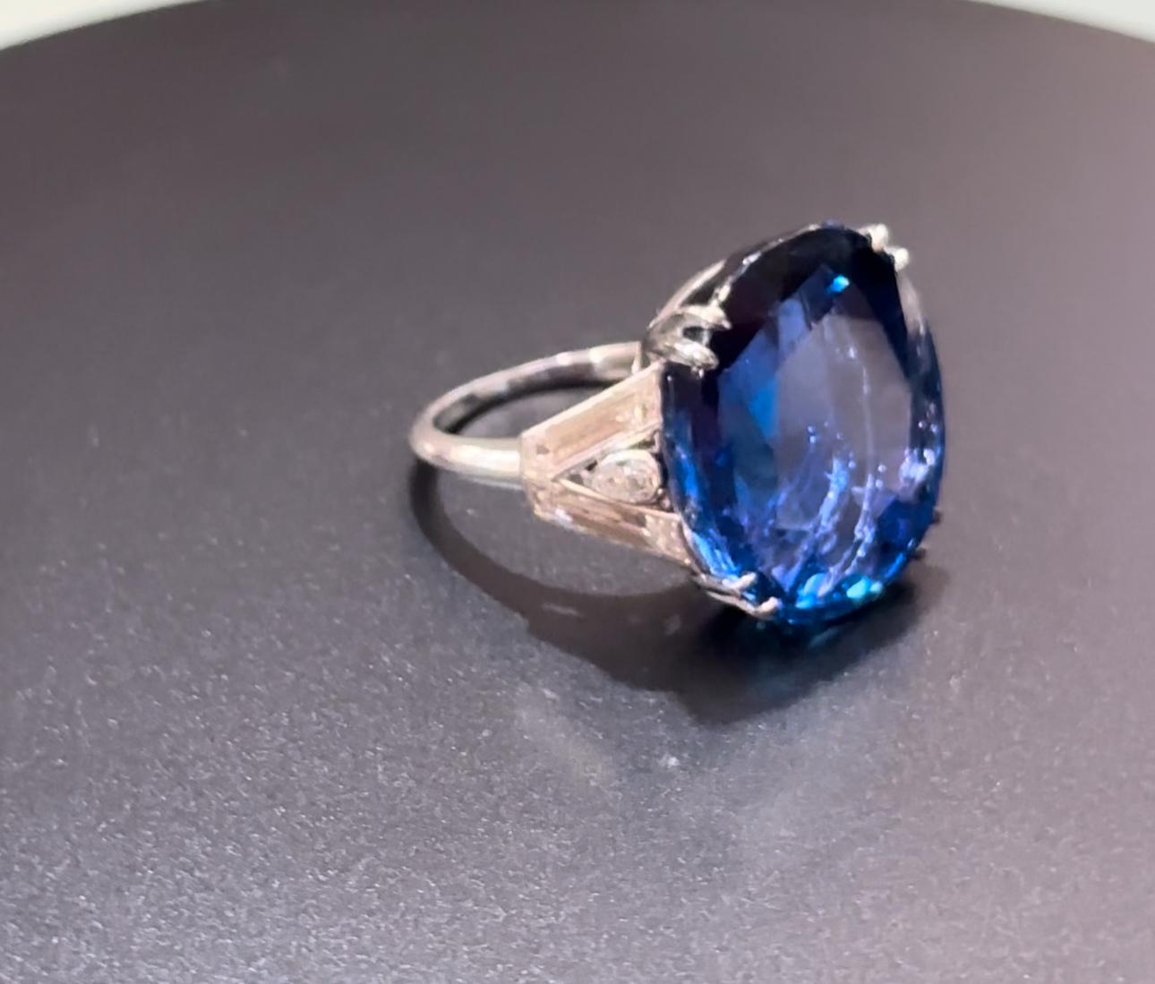 Round Cut 24.54cts Burma no heat Blue Sapphire and Diamond ring in 18k white gold For Sale