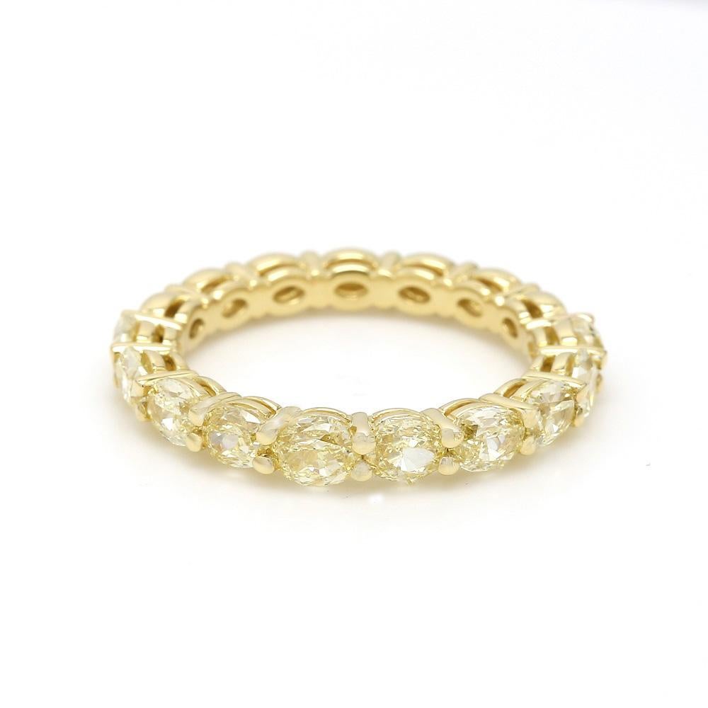 Femenino o masculino 2.45ctw Oval Fancy Amarillo Diamante Anillo de la Eternidad Sz.6.5 en venta