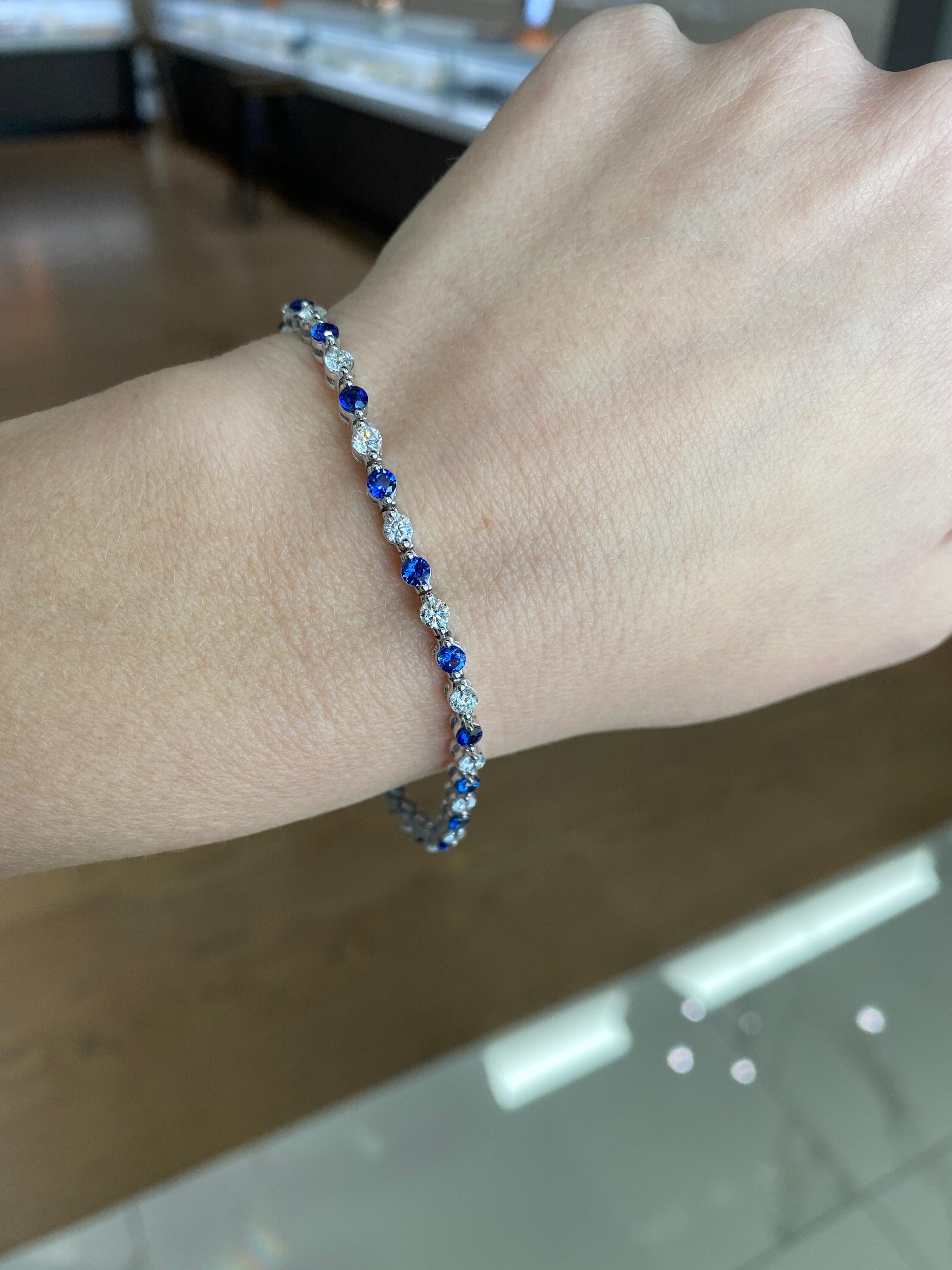 2.45ctw Round Natural Blue Sapphires & 2.01ctw Round Diamonds Line Bracelet In New Condition For Sale In Houston, TX
