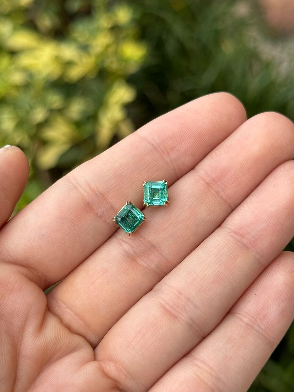 2.45tcw 14K Asscher Cut Emerald Stud Earrings Deep Green Double Claw Prong Set en vente 1