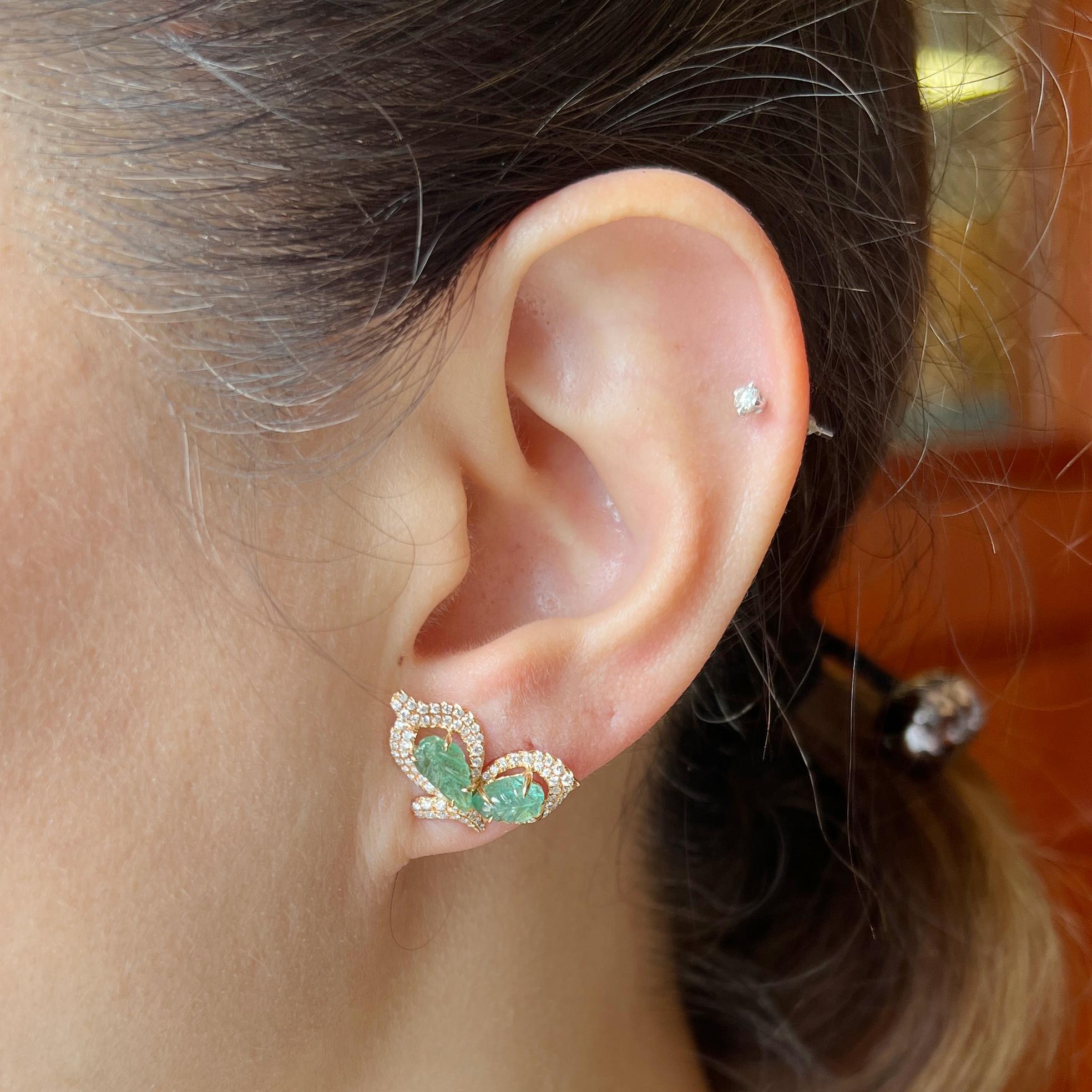 Women's or Men's 2.46 Carat Emerald Carving and Diamond Stud Earring For Sale