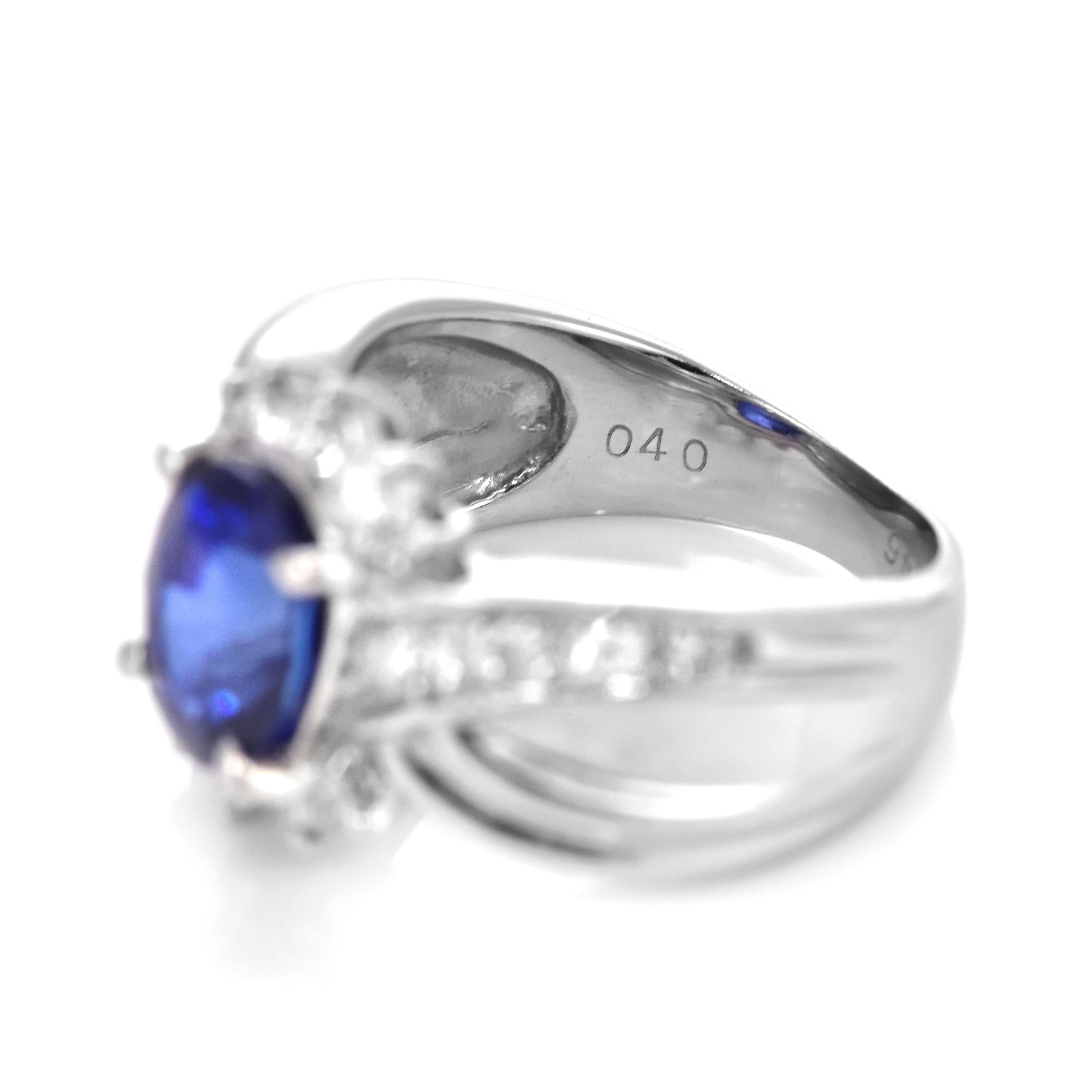 2,46 Karat natürlicher königsblauer Saphir und Diamantring aus Platin im Angebot 2