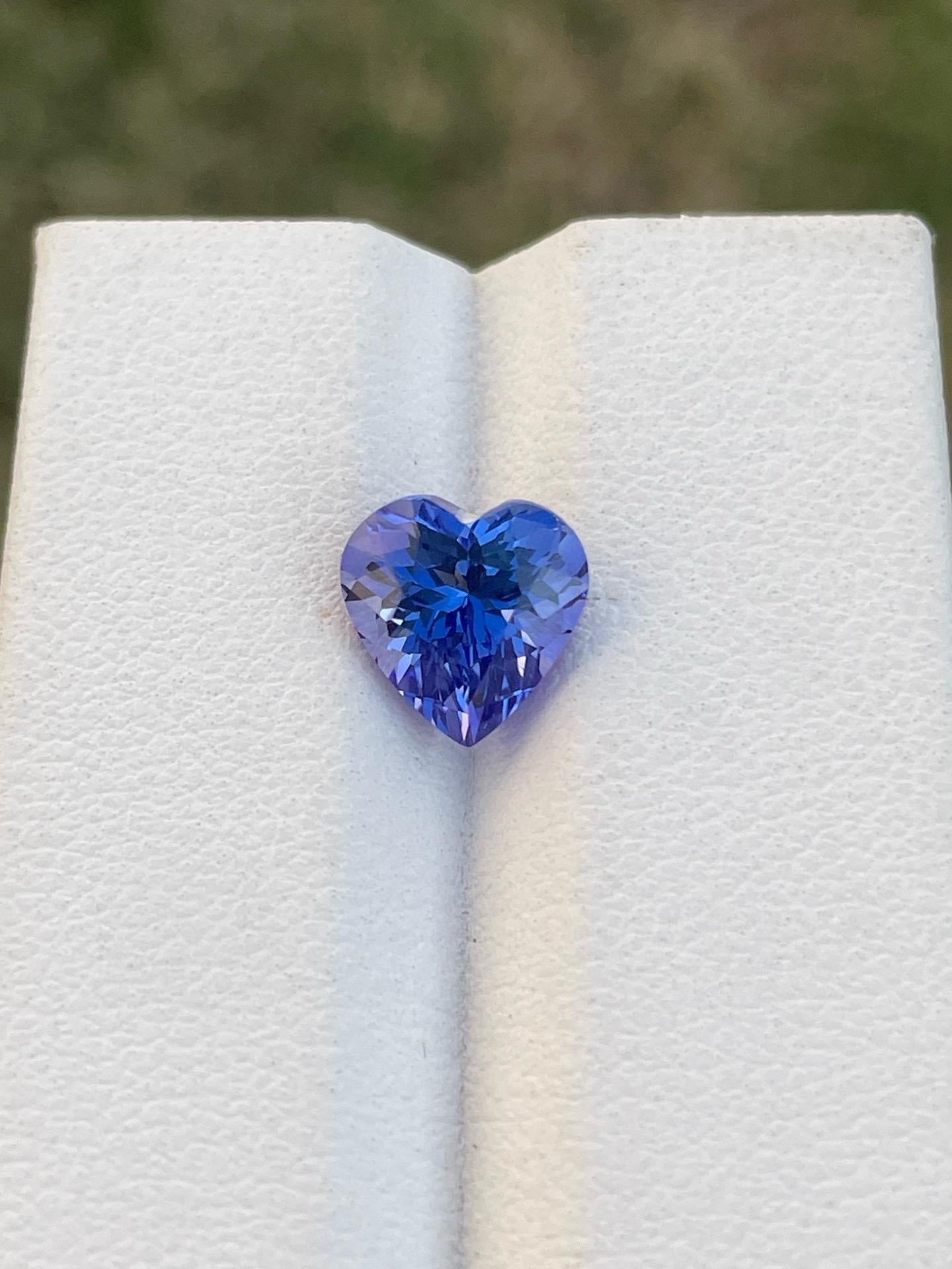 2.46 carats Tanzanite rich blue color perfect cut heart loop clean For Sale 2