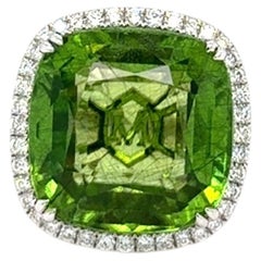 Anello da cocktail in platino con diamante e peridoto da 24,60 carati a taglio ottagonale