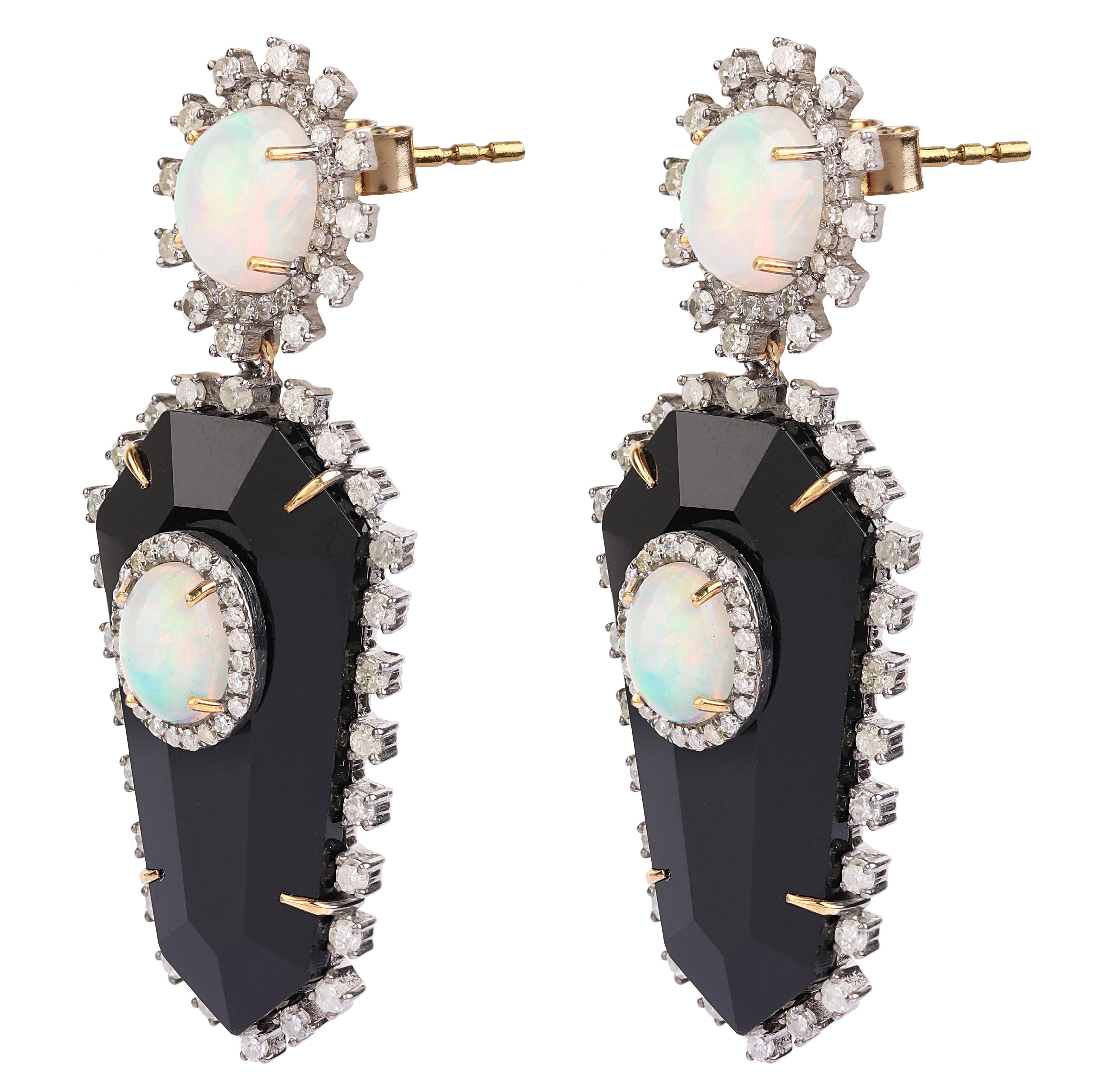 24.64 Carats Diamond, Opal, and Black Onyx Drop Earrings in Modern Style In New Condition For Sale In Jaipur, IN