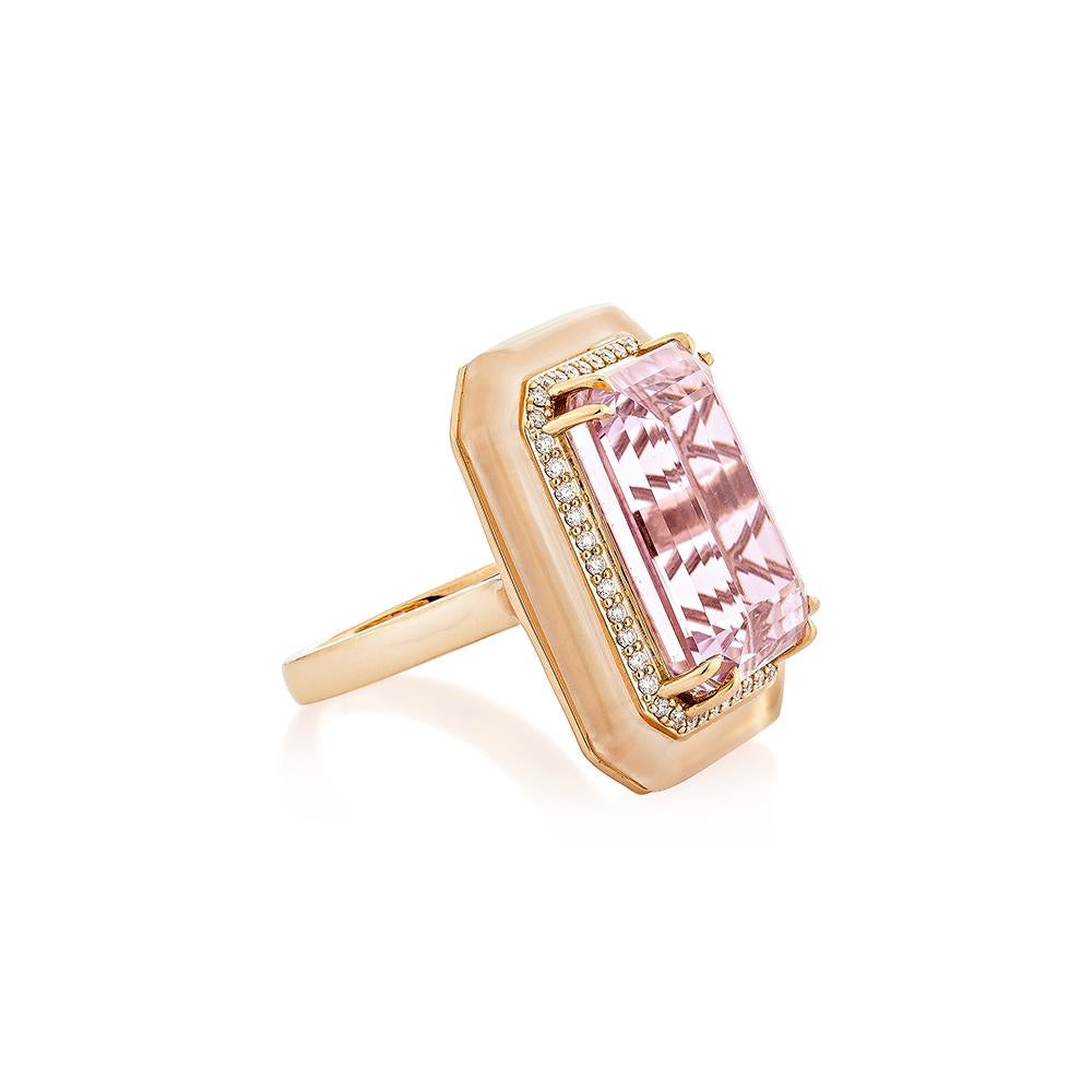 Sunita Nahata displays an elegant and graceful ancient Kunzite stone ring with diamonds set into it on both sides. This ring is composed of 18-karat rose gold and is quite attractive.  

Kunzite Fancy Ring in 18Karat Rose Gold with Rose Quartz and