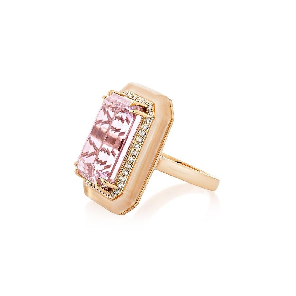 Taille octogone Bague fantaisie en kunzite de 24,67 carats en 18 carats avec quartz rose et diamant blanc.   en vente