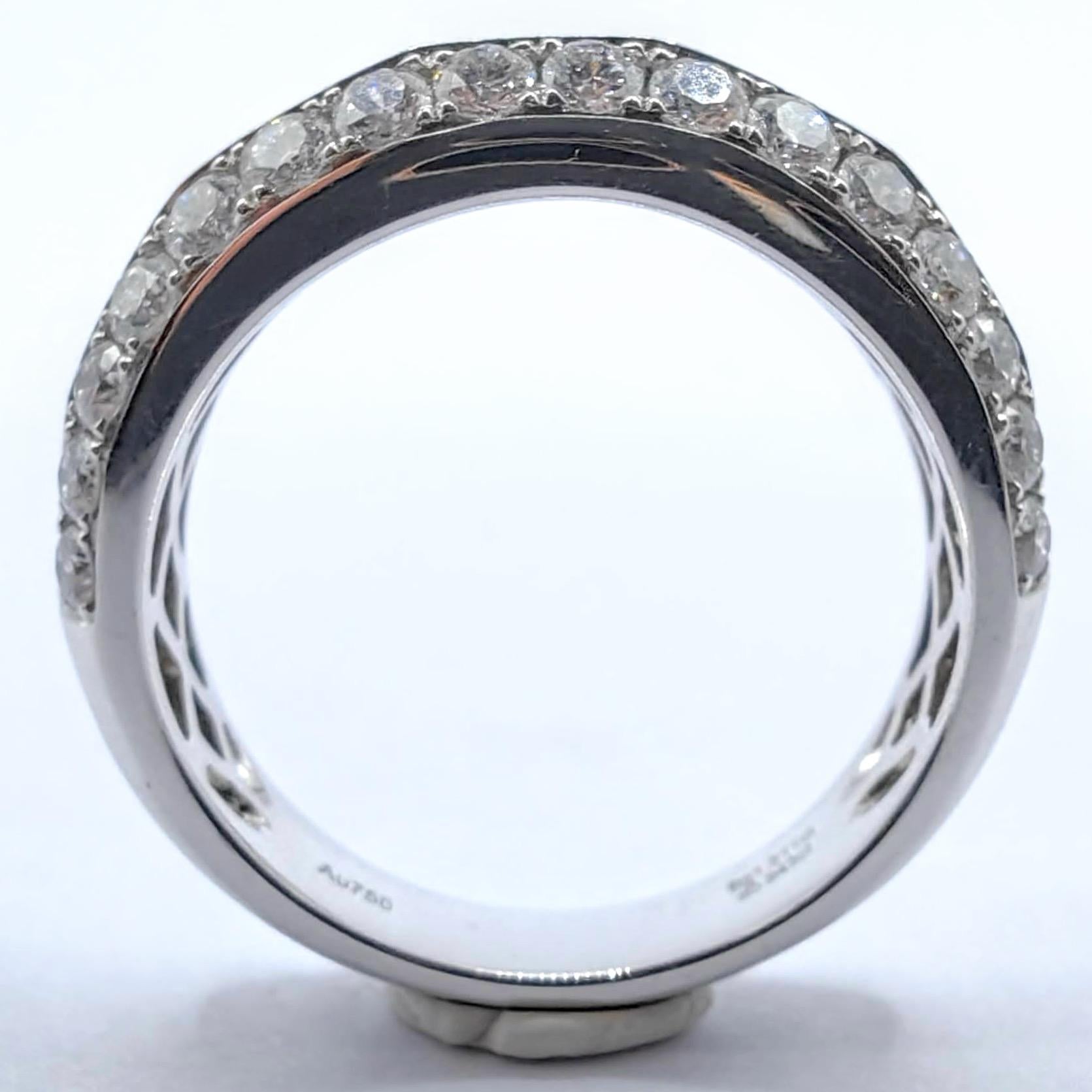 Im Angebot: 2,46ct Baguette & Rundschliff Pavé Diamant 3 Row Halb Ewigkeit Ring 18K Weißgold () 3