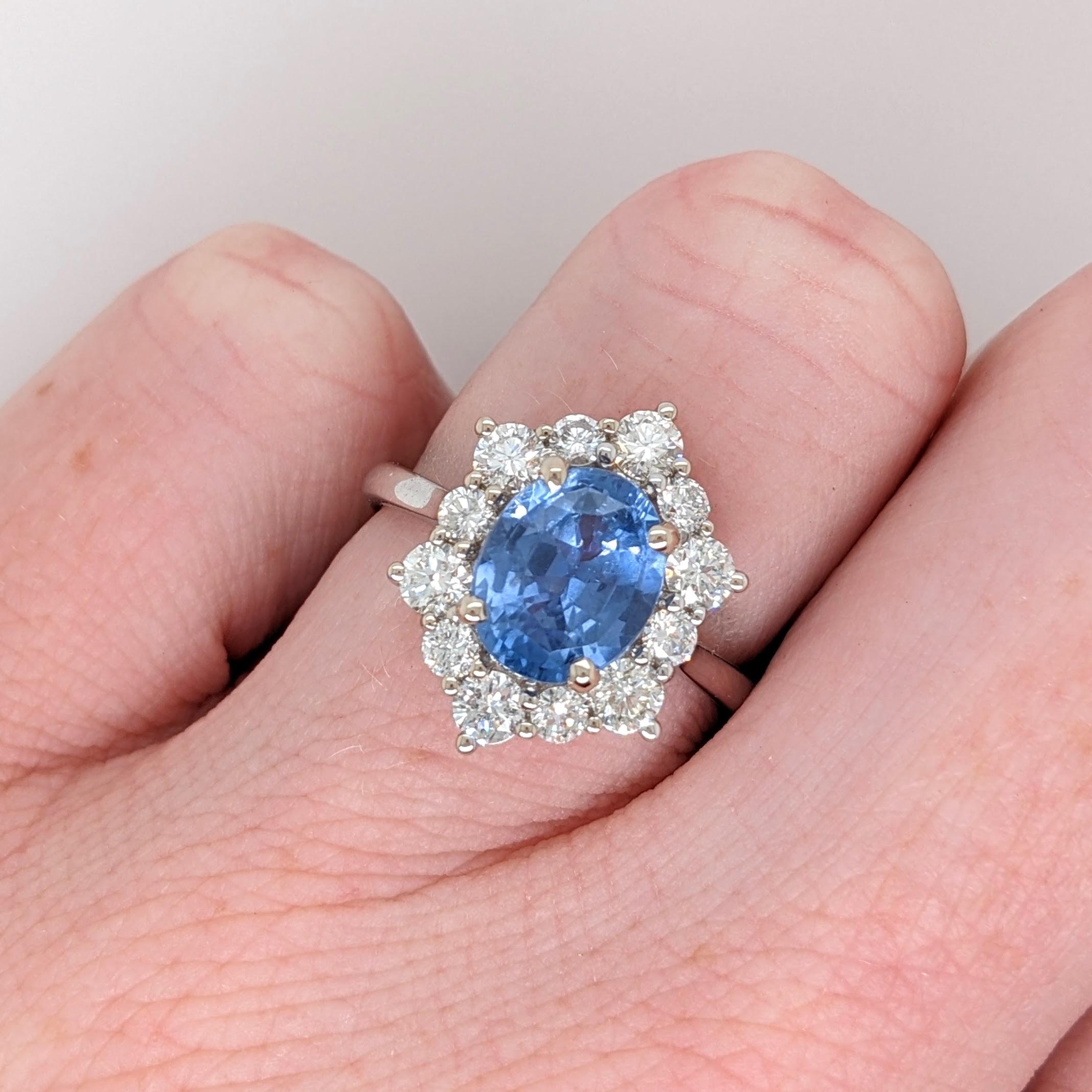 2,46 Karat Blauer Saphir Ring mit Diamant-Halo aus massivem 14k Weißgold Oval 9x7 mm Damen im Angebot