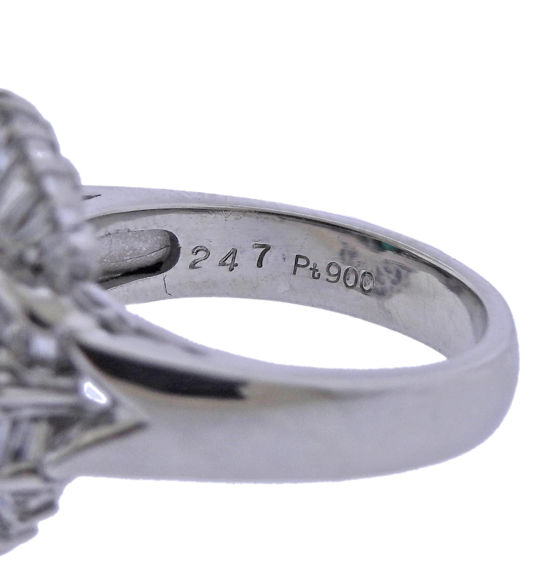 2,47 Karat Smaragd Cabochon Diamant Platin Ring Damen im Angebot