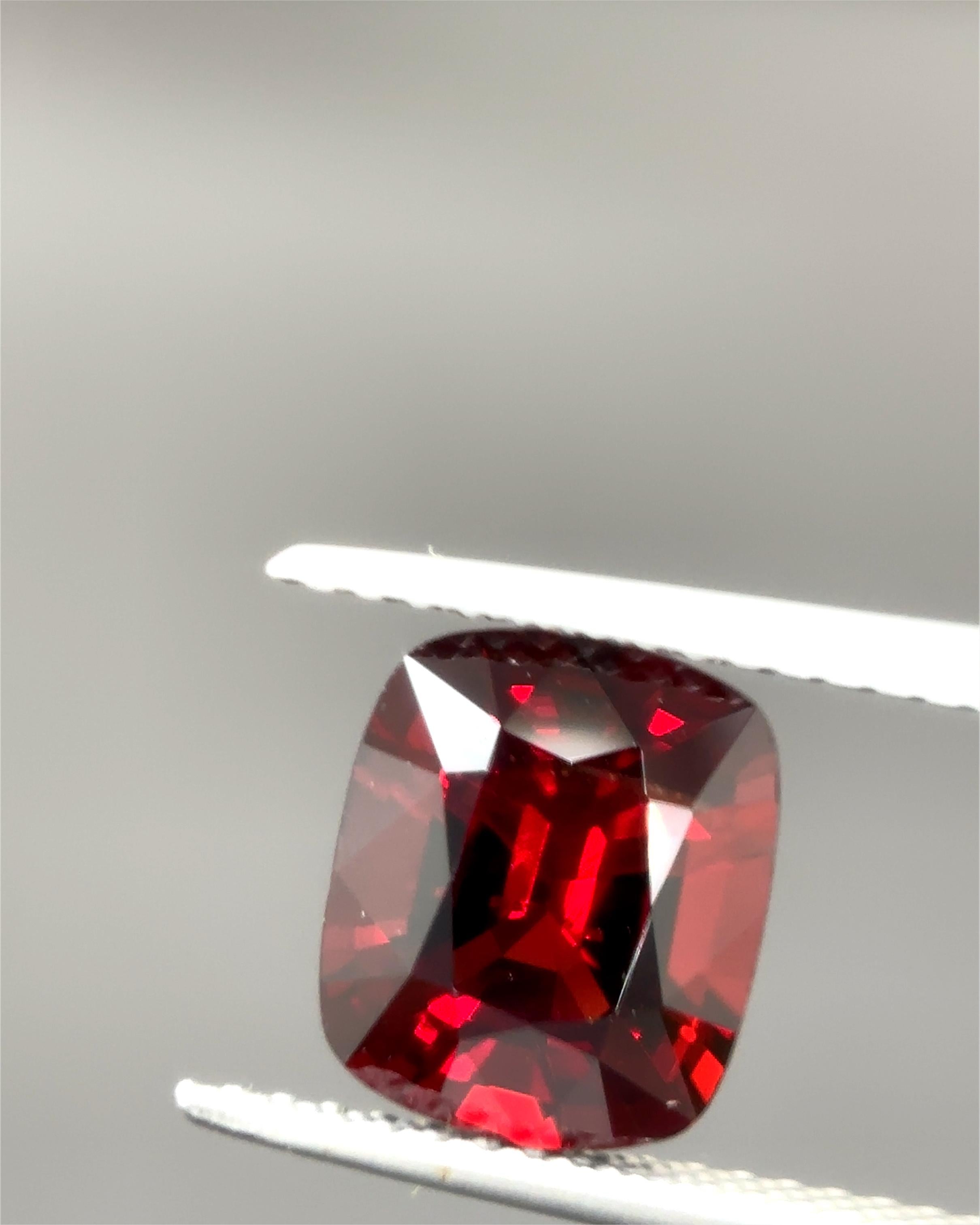2.47 Karat GIA-zertifizierter burmesischer unbehandelter roter Spinell für Damen oder Herren im Angebot