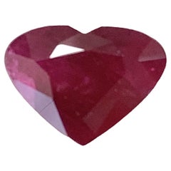 2.47 Carat Heart Shaped Natural Ruby Valentine's Day Special (Rubis naturel en forme de cœur de 2.47 carats)