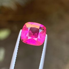2,47 Karat Hot Pink Natürlicher Turmalin, loser Edelstein im Kissenschliff für Schmuck