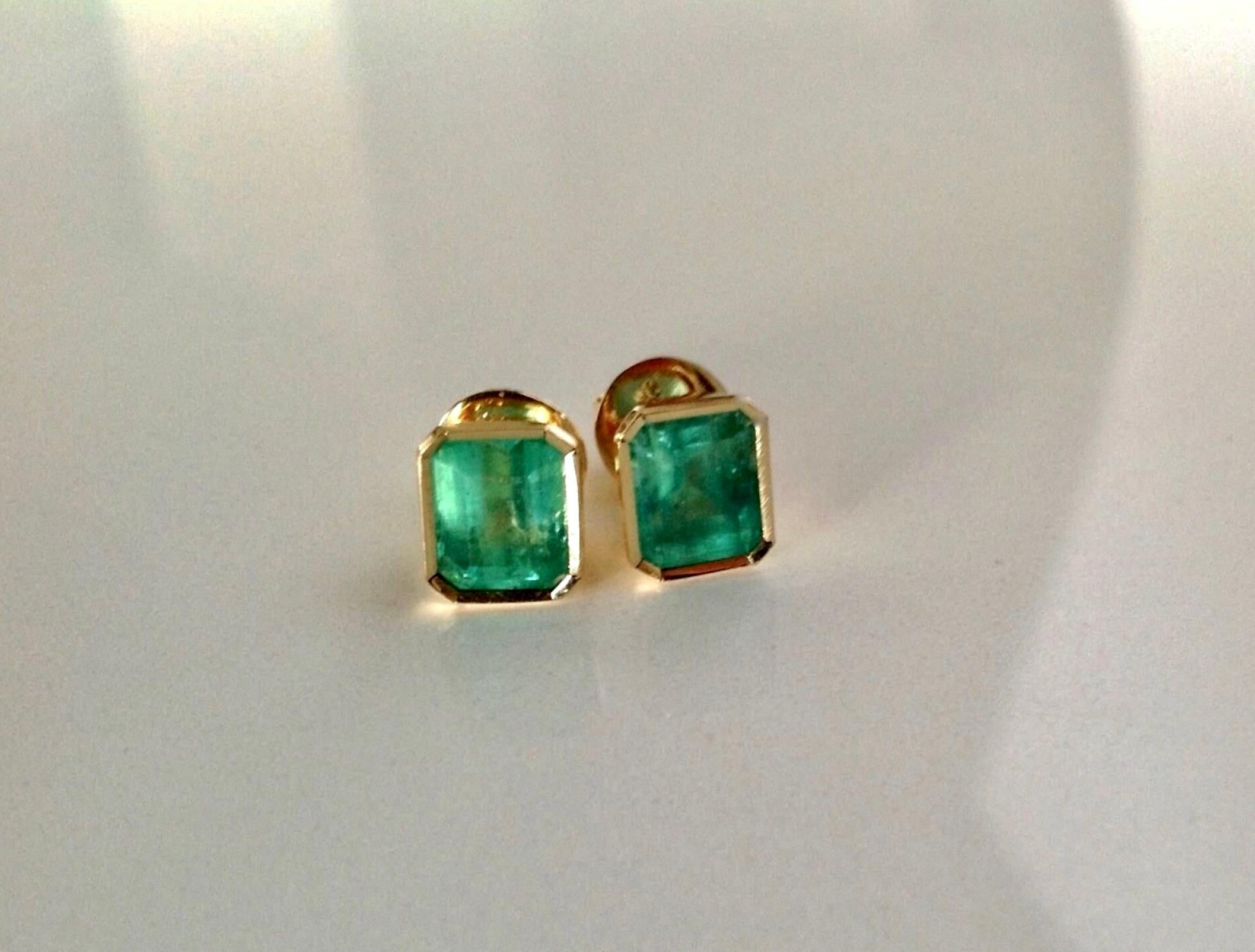 2.47 Carat Natural Colombian Emerald Stud Earrings 18 Karat Yellow Gold 2