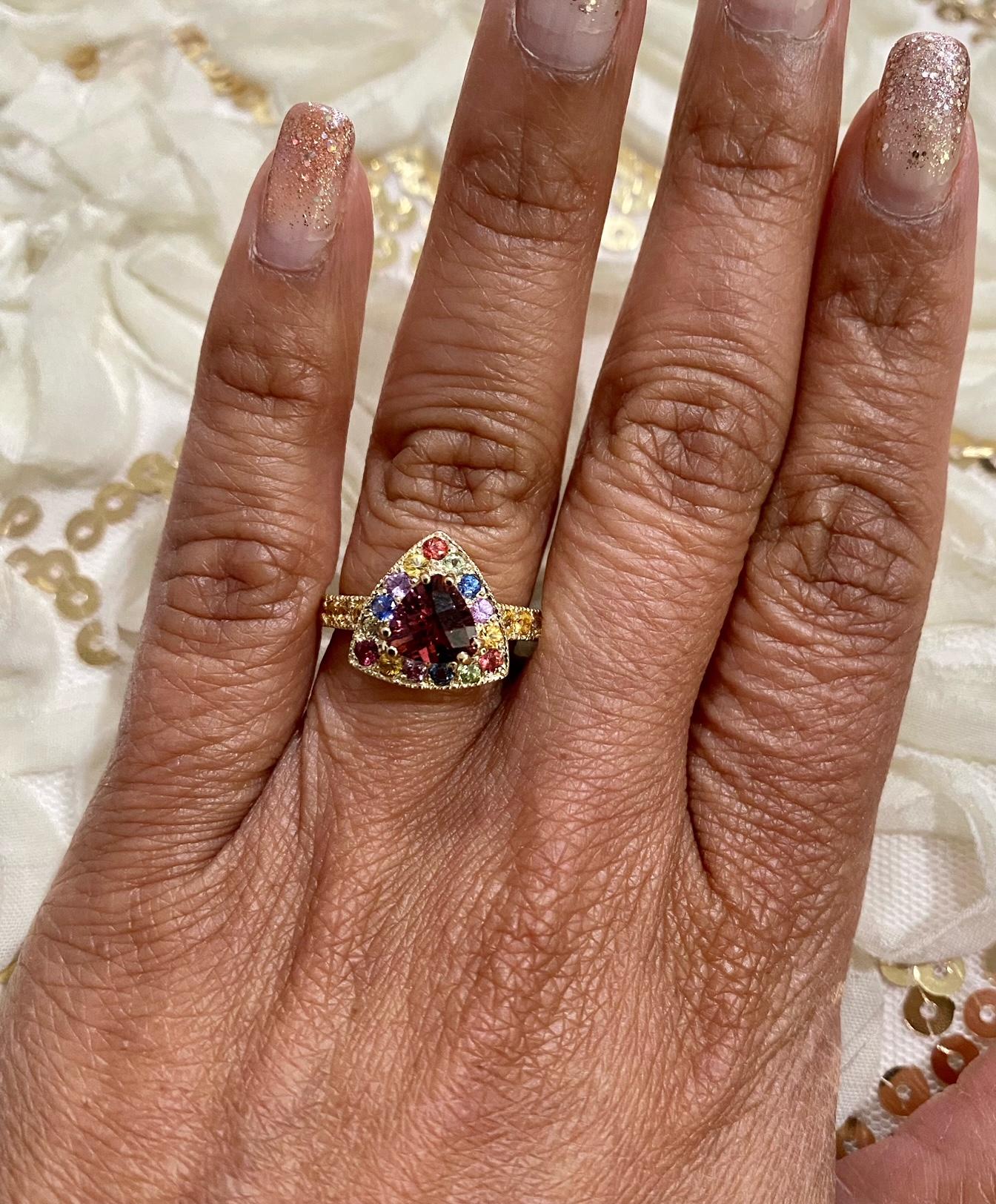 2.47 Carat Tourmaline Sapphire 14 Karat Yellow Gold Cocktail Ring In New Condition For Sale In Los Angeles, CA