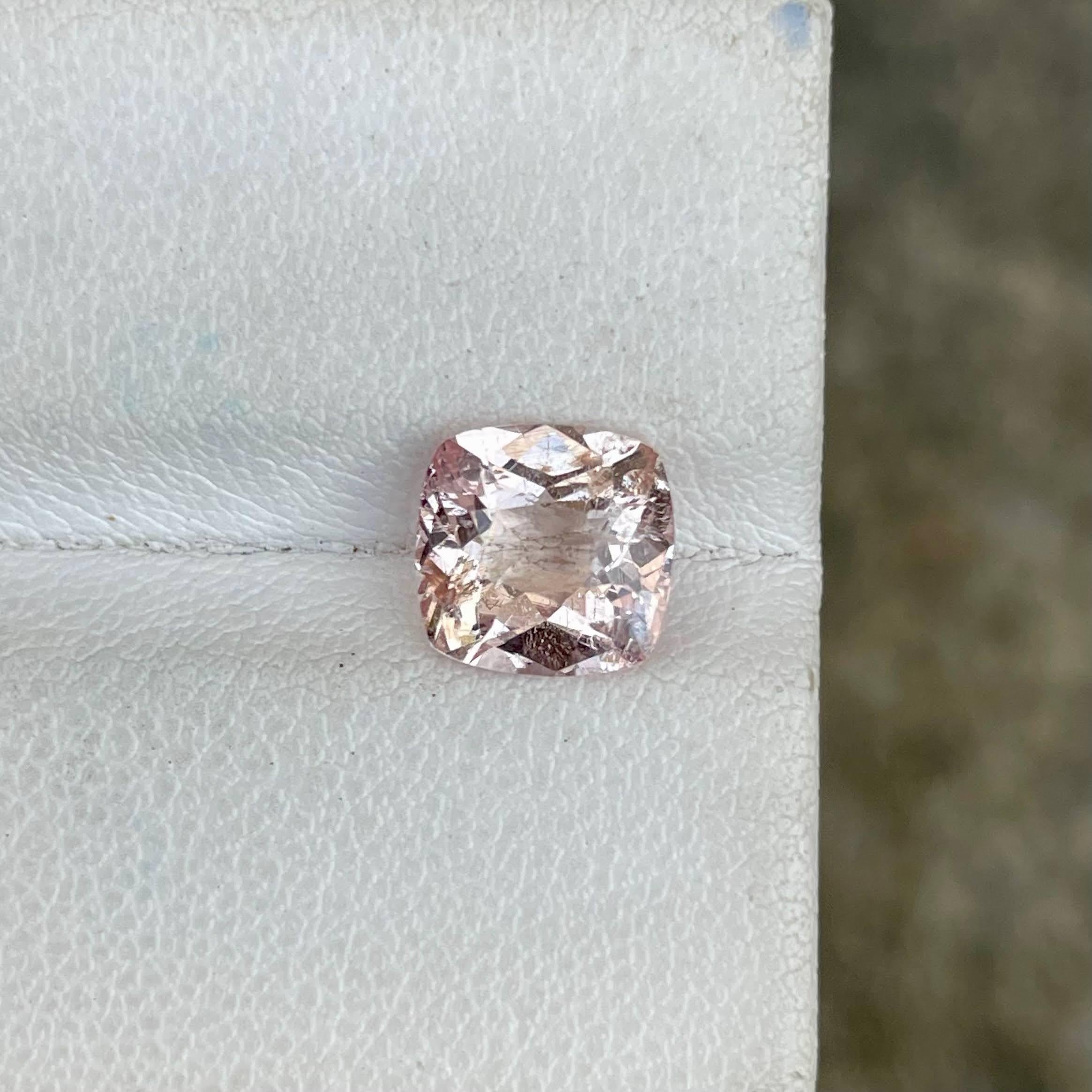 2,47 Karat Pfirsich Topas Stein Kissenschliff Natürlicher Pakistanischer Edelstein im Zustand „Neu“ im Angebot in Bangkok, TH