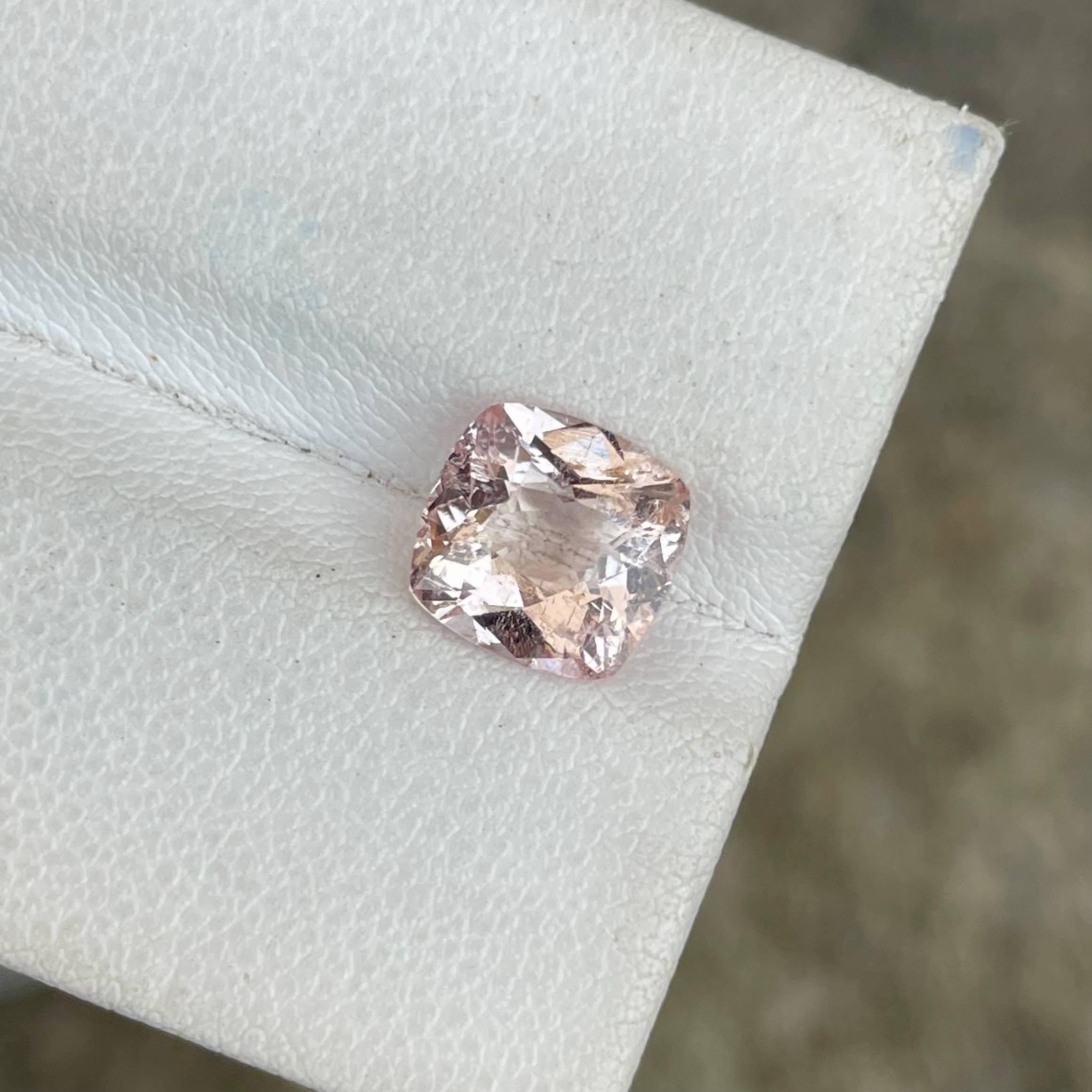 2,47 Karat Pfirsich Topas Stein Kissenschliff Natürlicher Pakistanischer Edelstein für Damen oder Herren im Angebot
