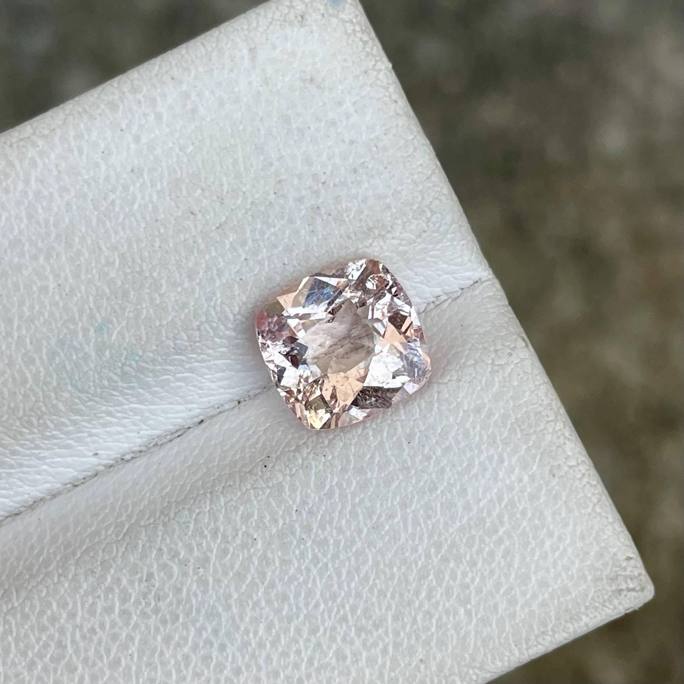2,47 Karat Pfirsich Topas Stein Kissenschliff Natürlicher Pakistanischer Edelstein im Angebot 1