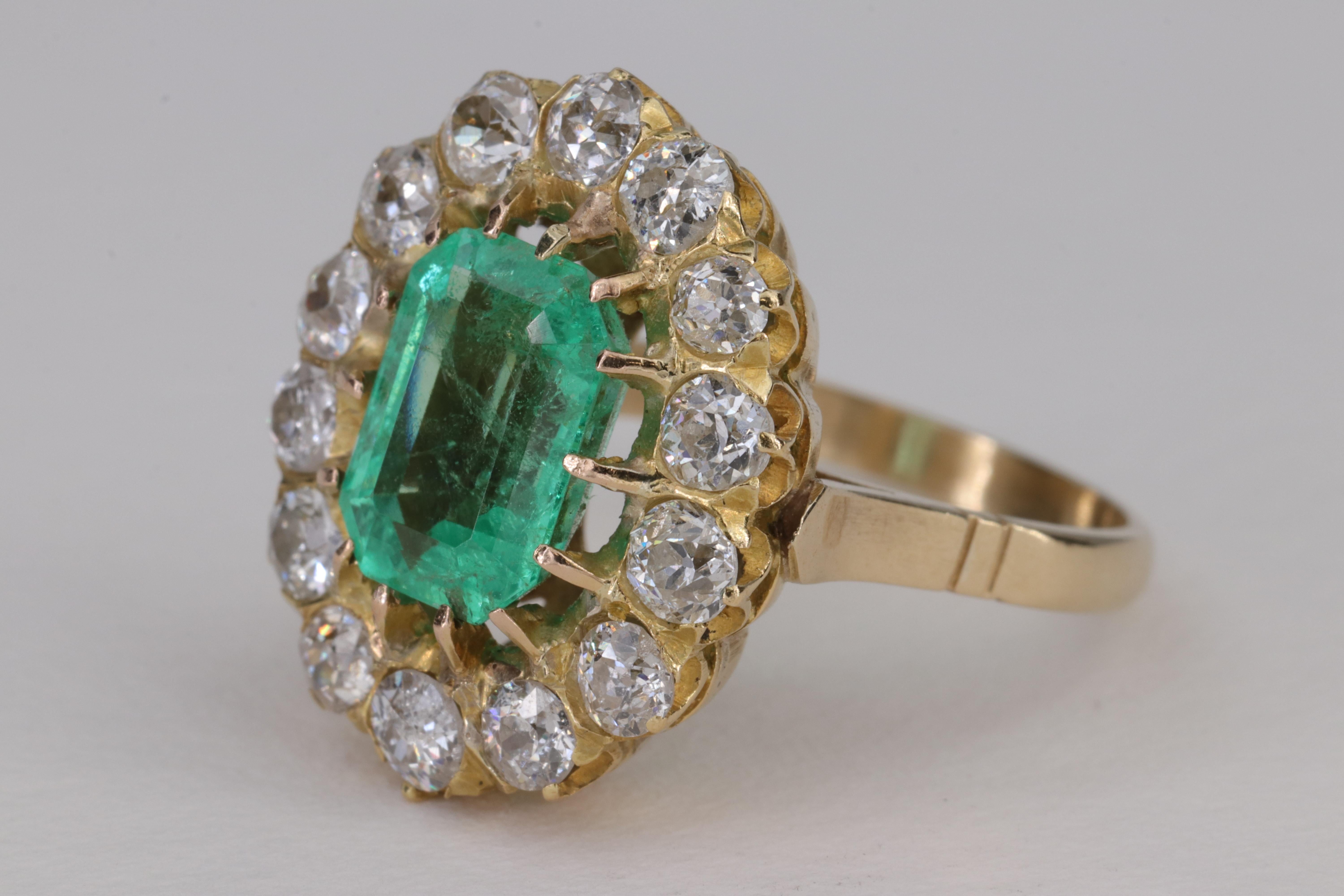 2.47ct Emerald and Old European Cut Diamond Halo Antique Ring In Good Condition For Sale In Tampa, FL