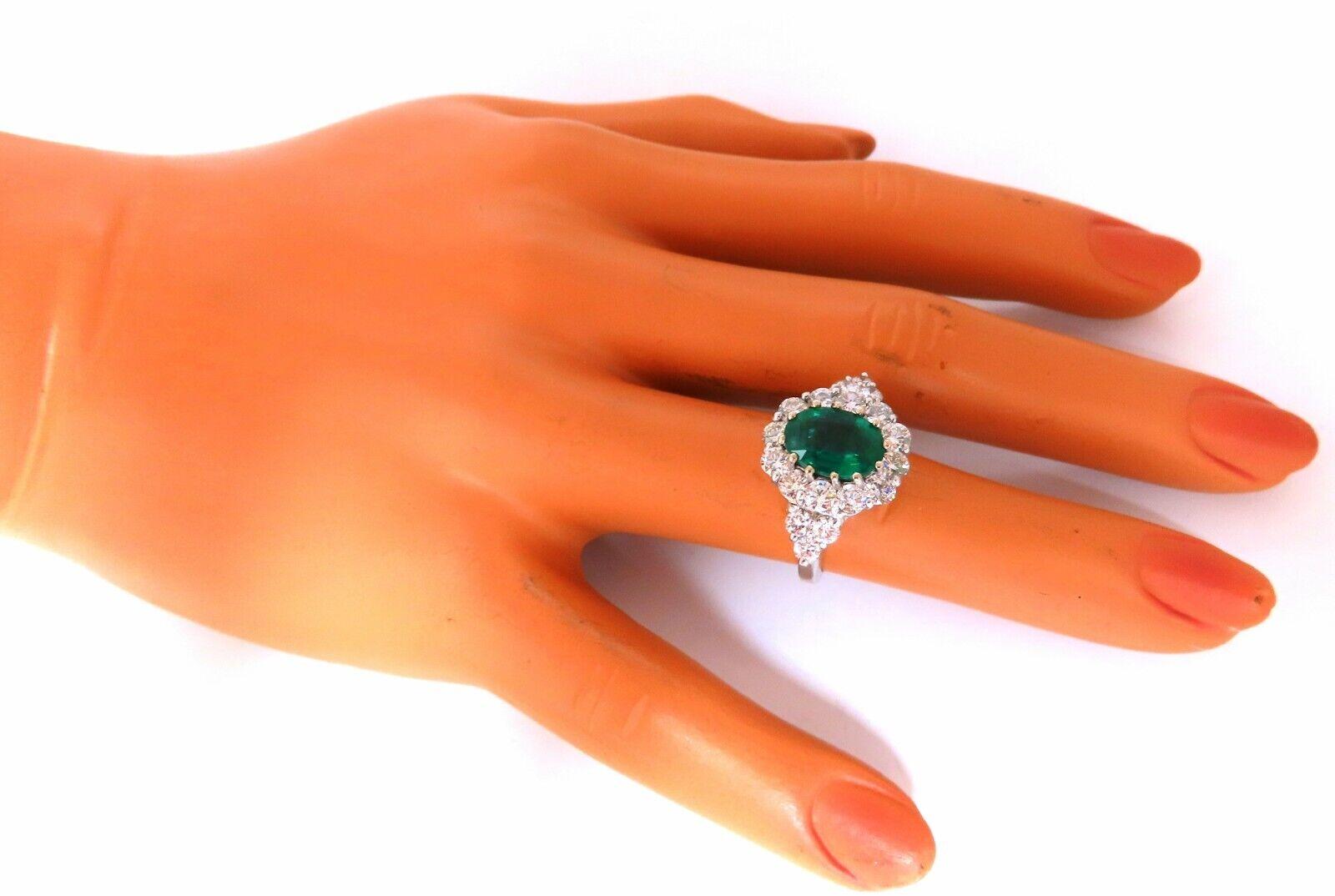 2.47 Carat GIA Certified Emerald Diamond Cluster Ring 18 Karat In New Condition For Sale In New York, NY