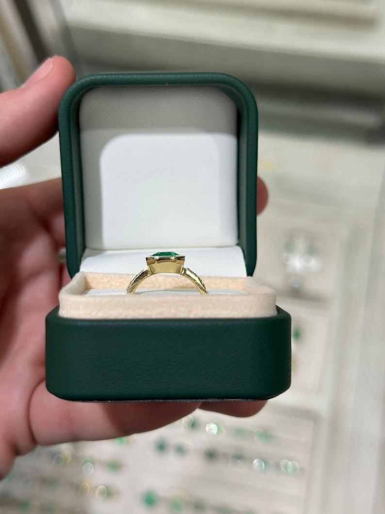 2.47tcw 18K Colombian Emerald & Diamond Ring - Vivid Green Bezel Set Emerald For Sale 1