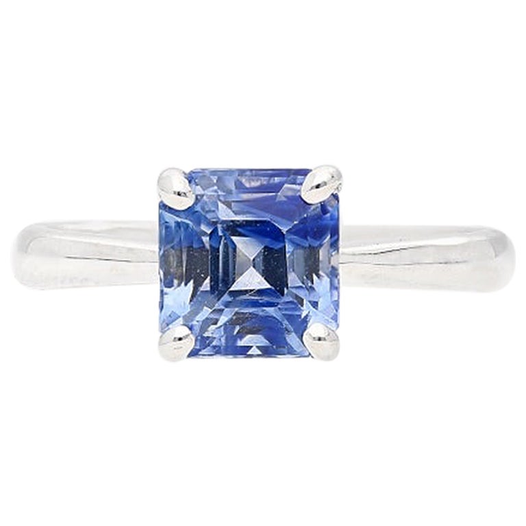 Anello solitario con zaffiro blu da 2,48 carati, oro bianco massiccio 18k