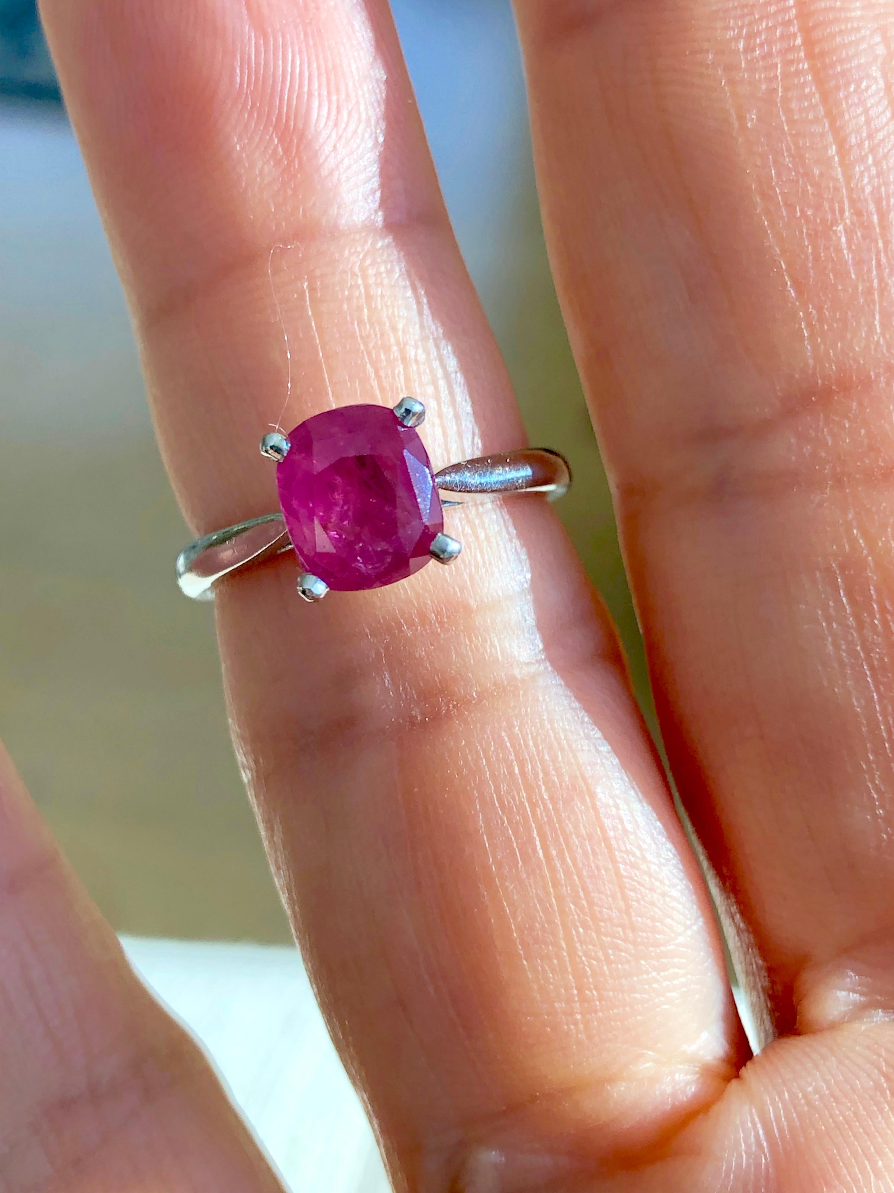 2.48 Carat Certified Untreated Ruby Engagement Solitaire Ring Platinum For Sale 4