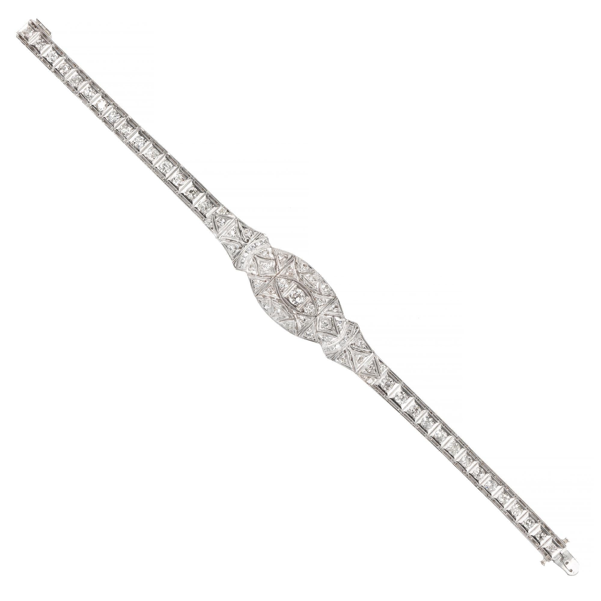 Round Cut 2.48 Carat Diamond Art Deco Platinum Link Bracelet