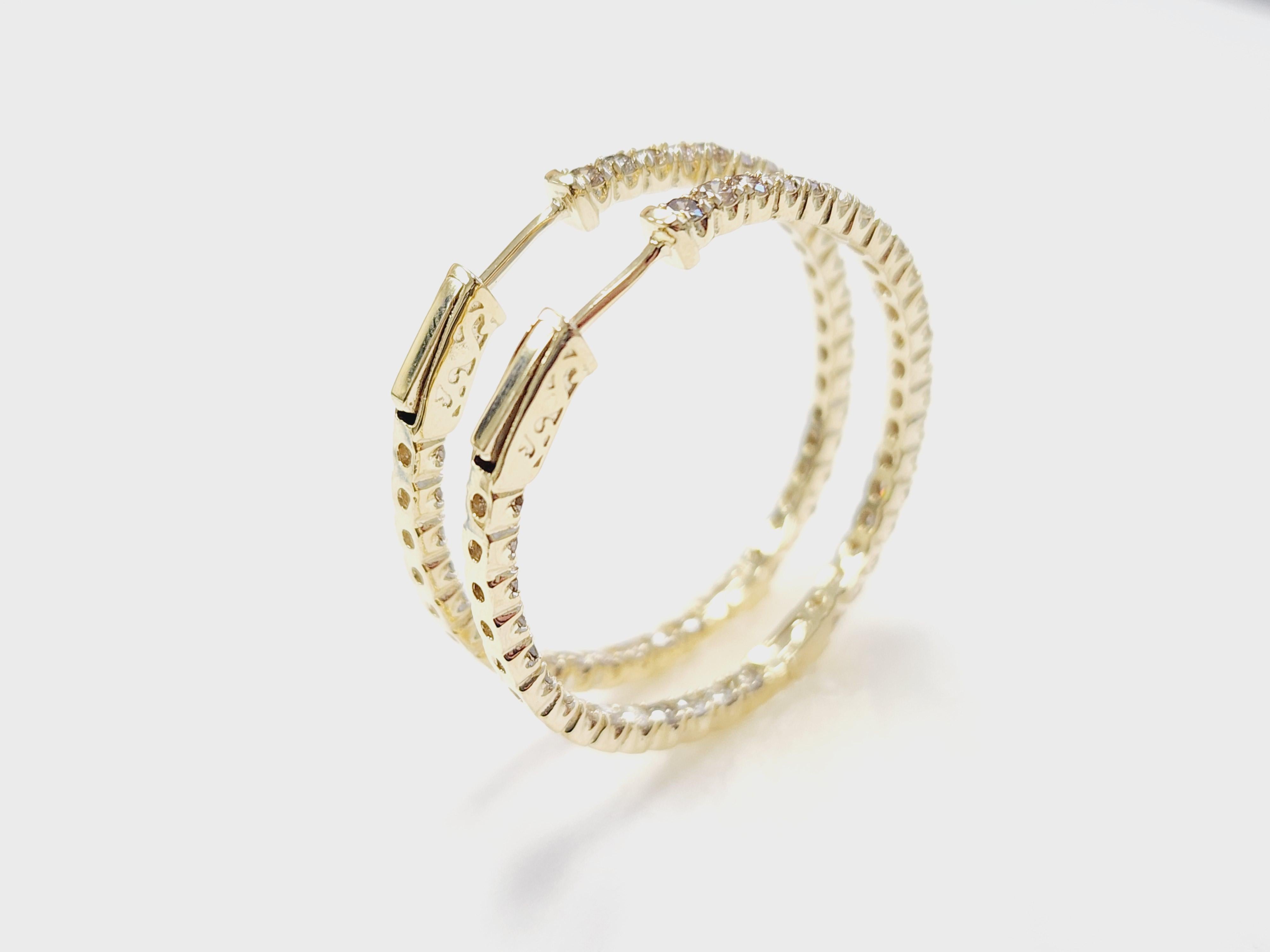 Round Cut 2.48 Carat Natural Diamond Hoops Earrings 14 Karat Yellow Gold For Sale
