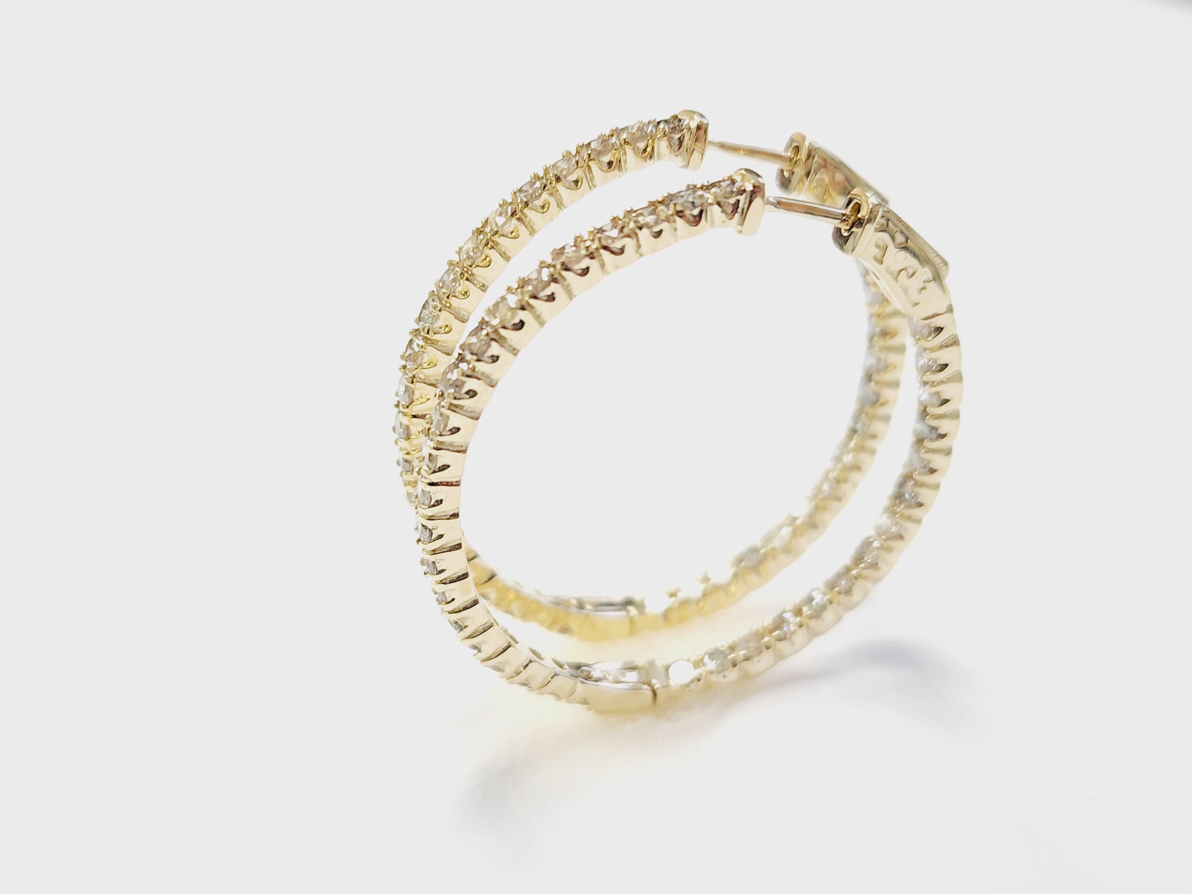Women's 2.48 Carat Natural Diamond Hoops Earrings 14 Karat Yellow Gold For Sale