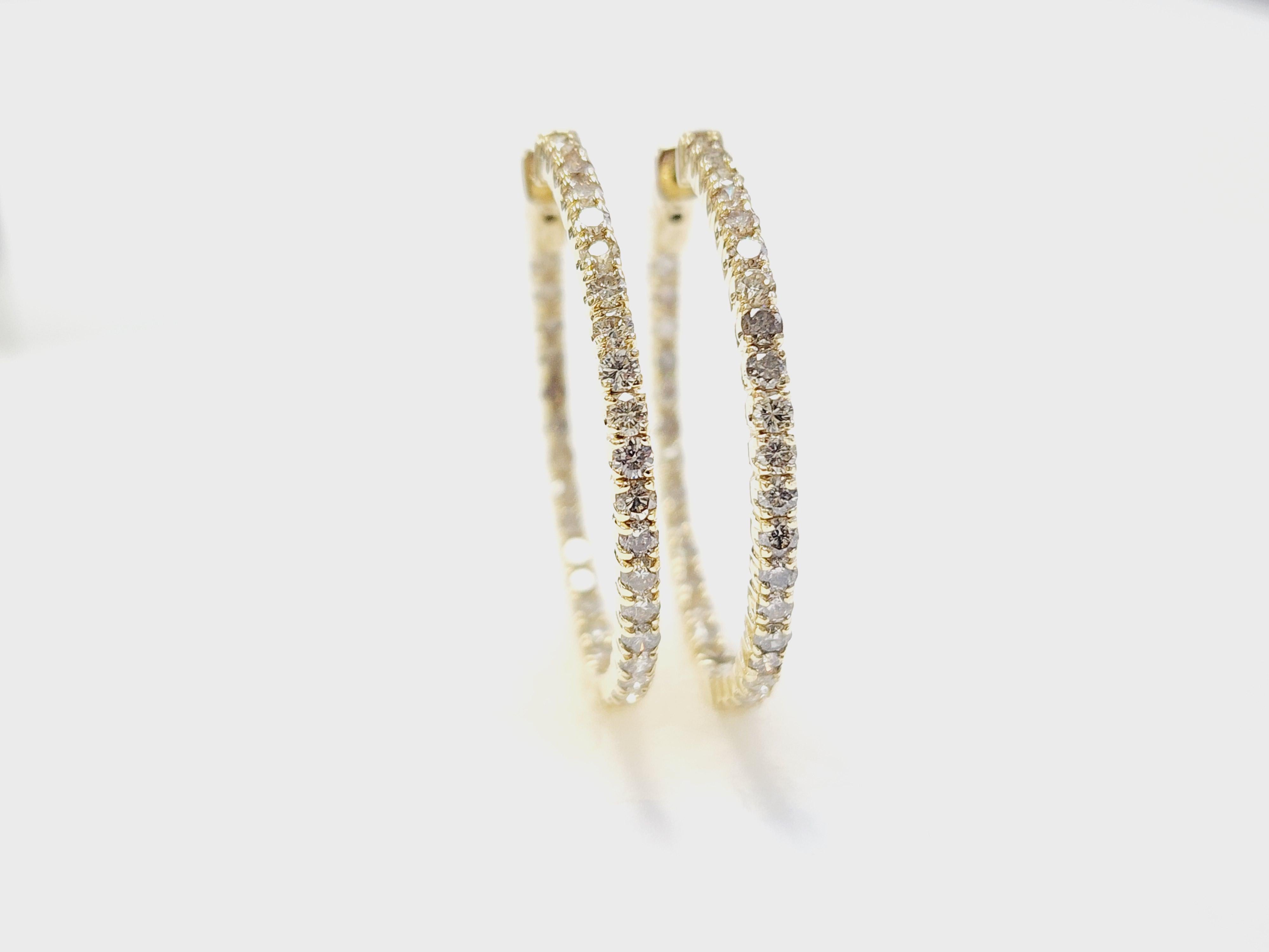 2.48 Carat Natural Diamond Hoops Earrings 14 Karat Yellow Gold For Sale 2