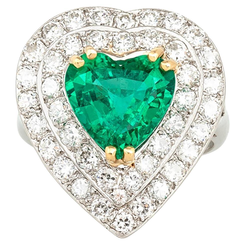 Bague émeraude en forme de cœur de 2,48 carats avec diamants