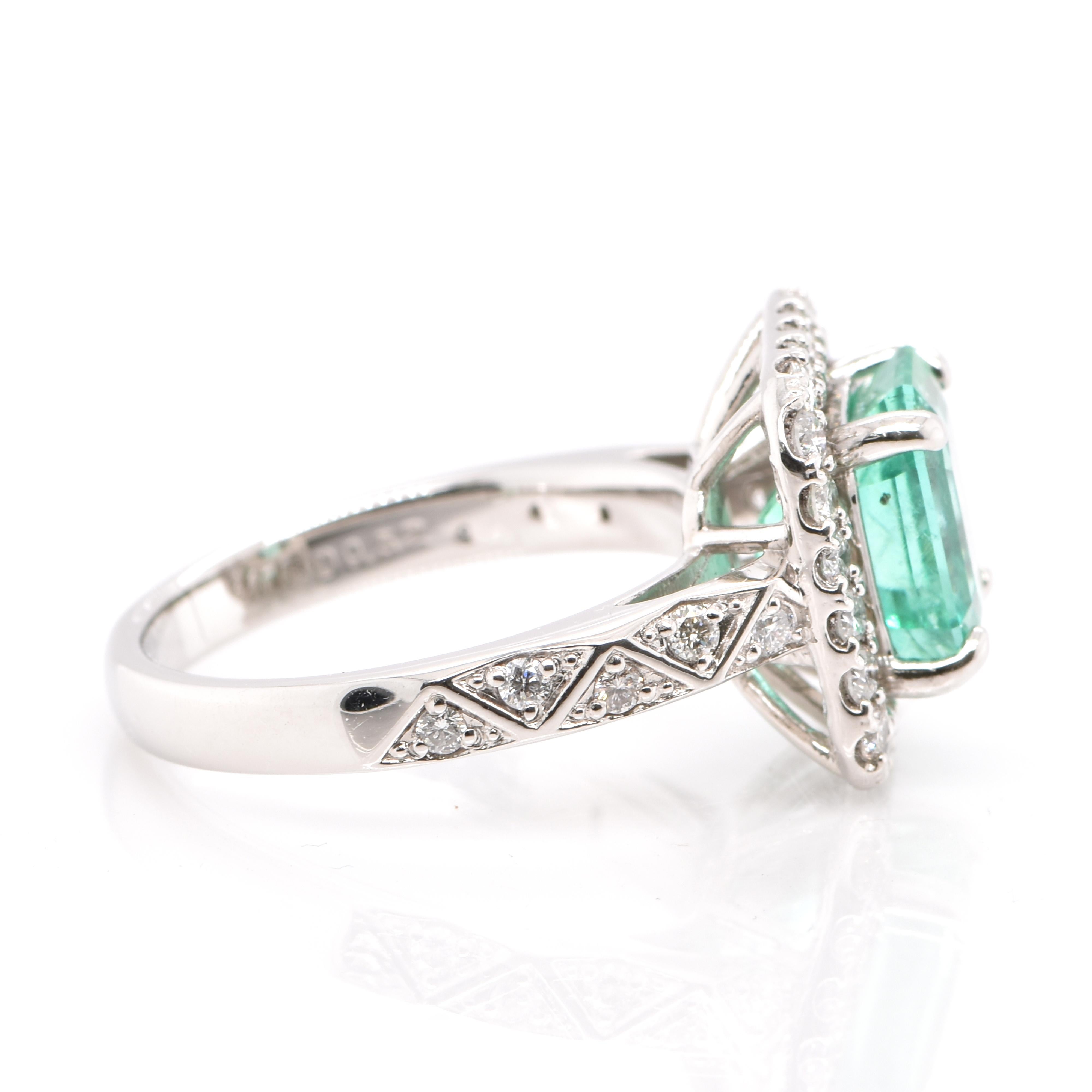 2.48 Carat, Natural, Colombian Emerald and Diamond Ring Set in Platinum In New Condition In Tokyo, JP