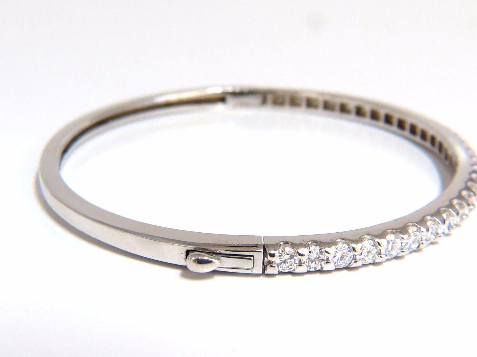 2.48 Carat Natural Round Diamonds Bangle Bracelet G/Vs Common Prong 14 Karat In New Condition For Sale In New York, NY