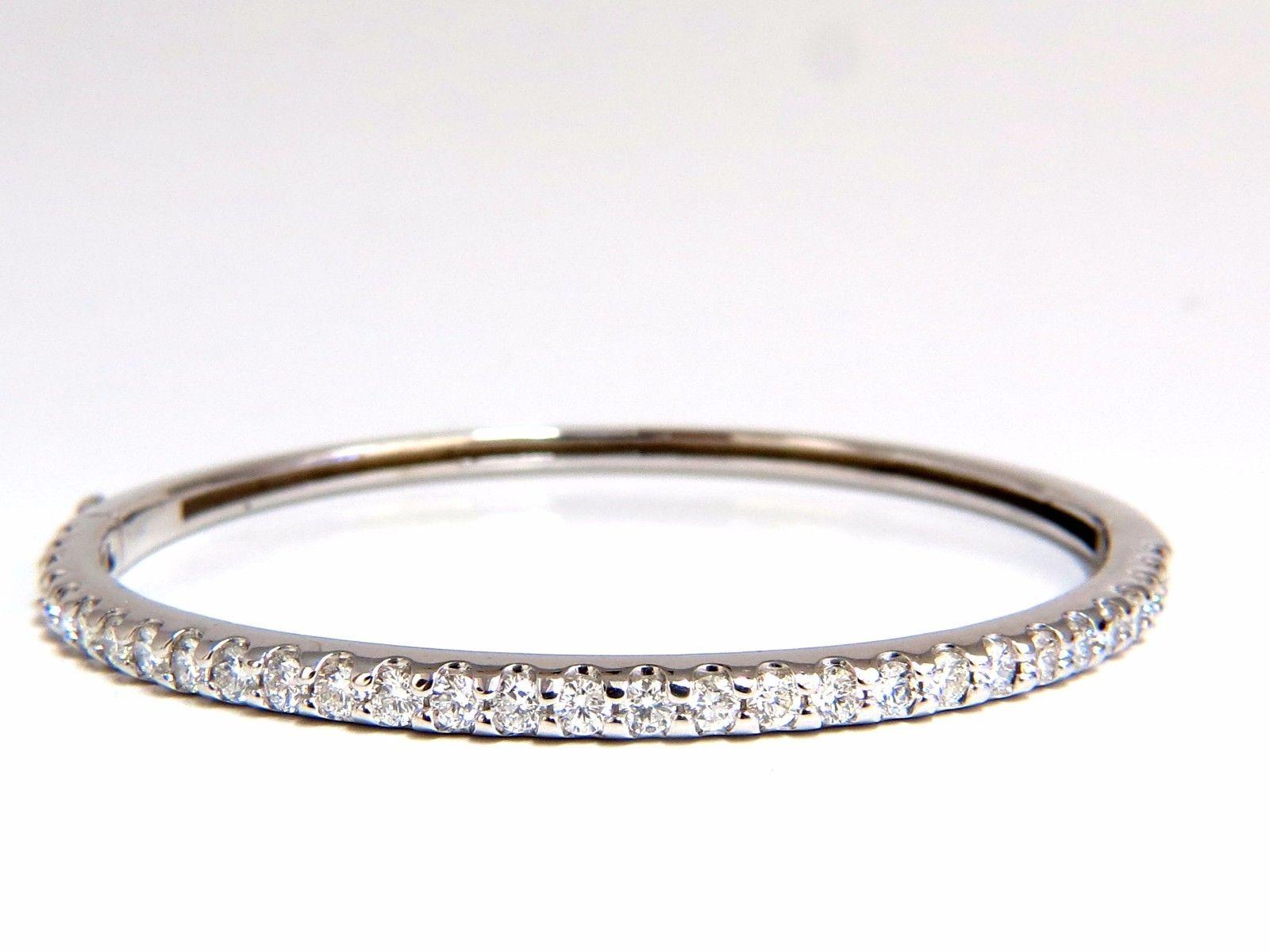 Women's or Men's 2.48 Carat Natural Round Diamonds Bangle Bracelet G/Vs Common Prong 14 Karat For Sale