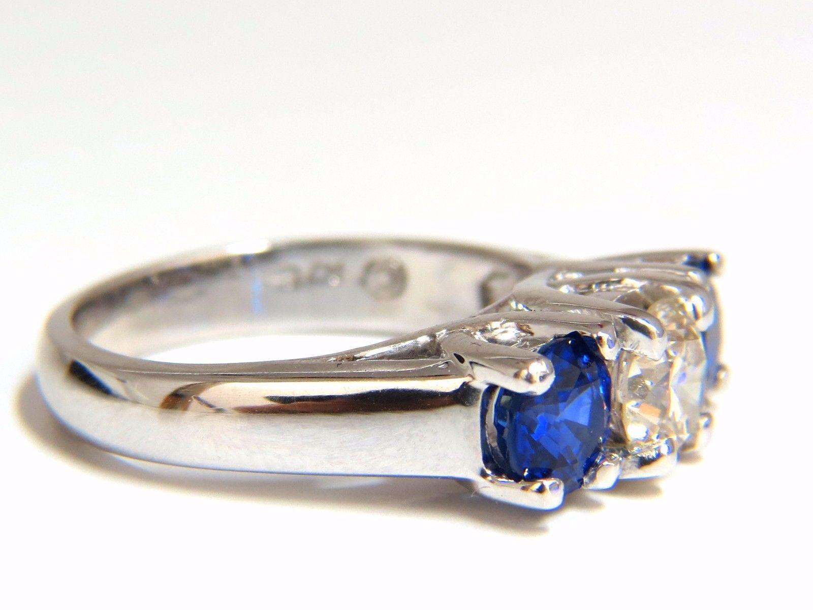 2.48 Carat Natural Sapphires Diamond Three-Stone Ring 14 Karat Royal Blue For Sale 1