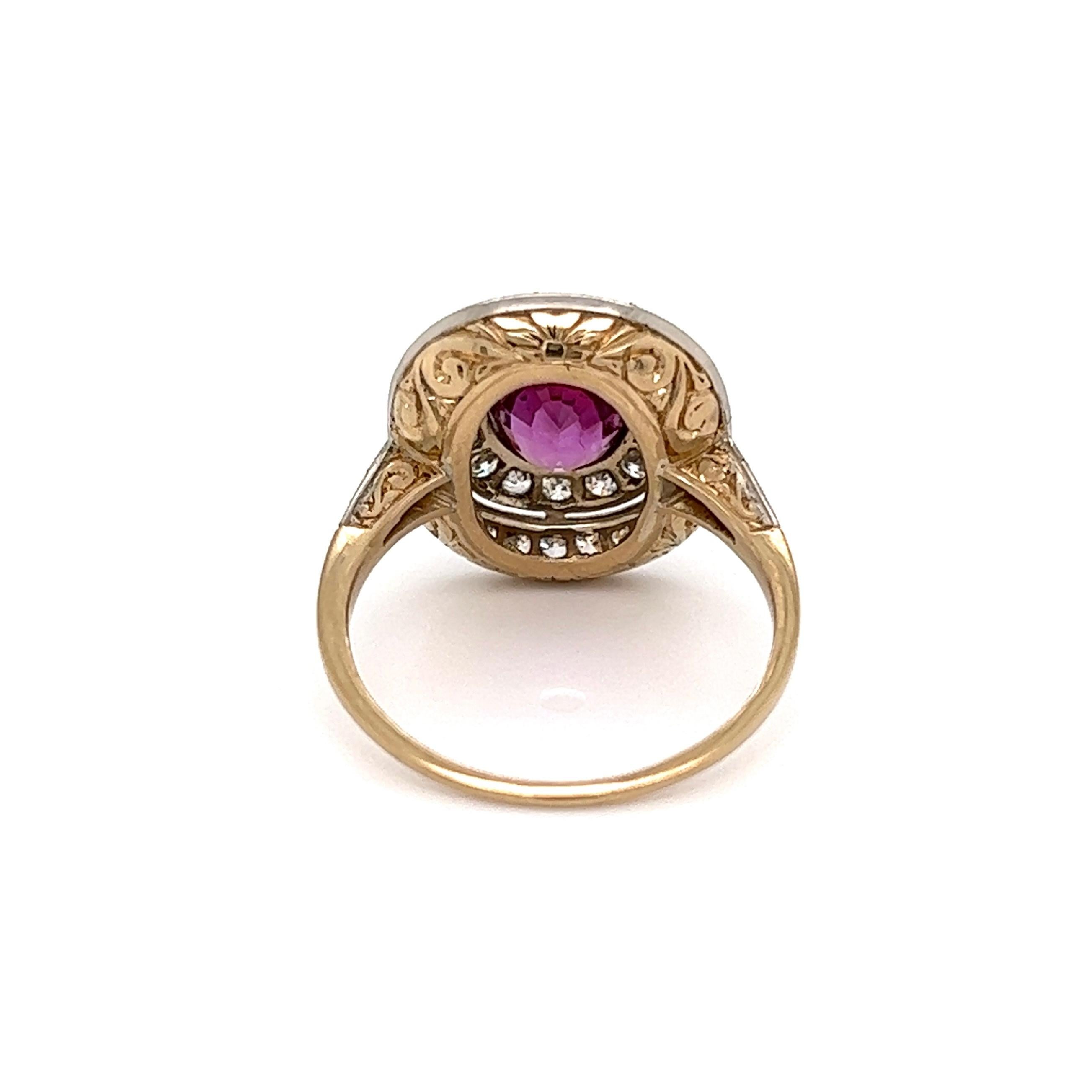 2.48 Carat Pink Sapphire and Diamond Platinum Cocktail Ring Estate Fine Jewelry In Excellent Condition For Sale In Montreal, QC