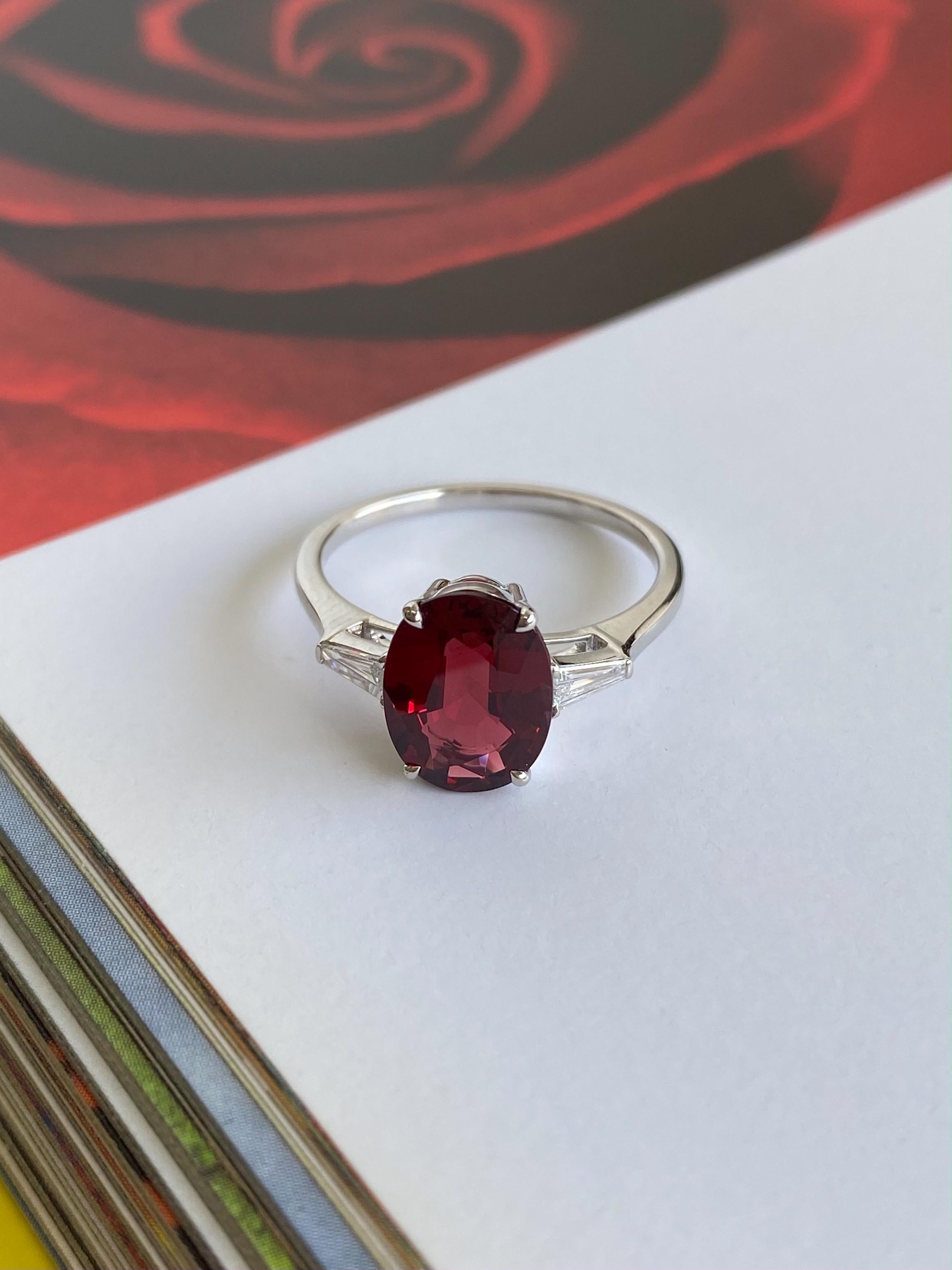Art Deco 2.48 Carat Red Spinel Ring with Tapered Diamond Baguettes in 18K White Gold For Sale