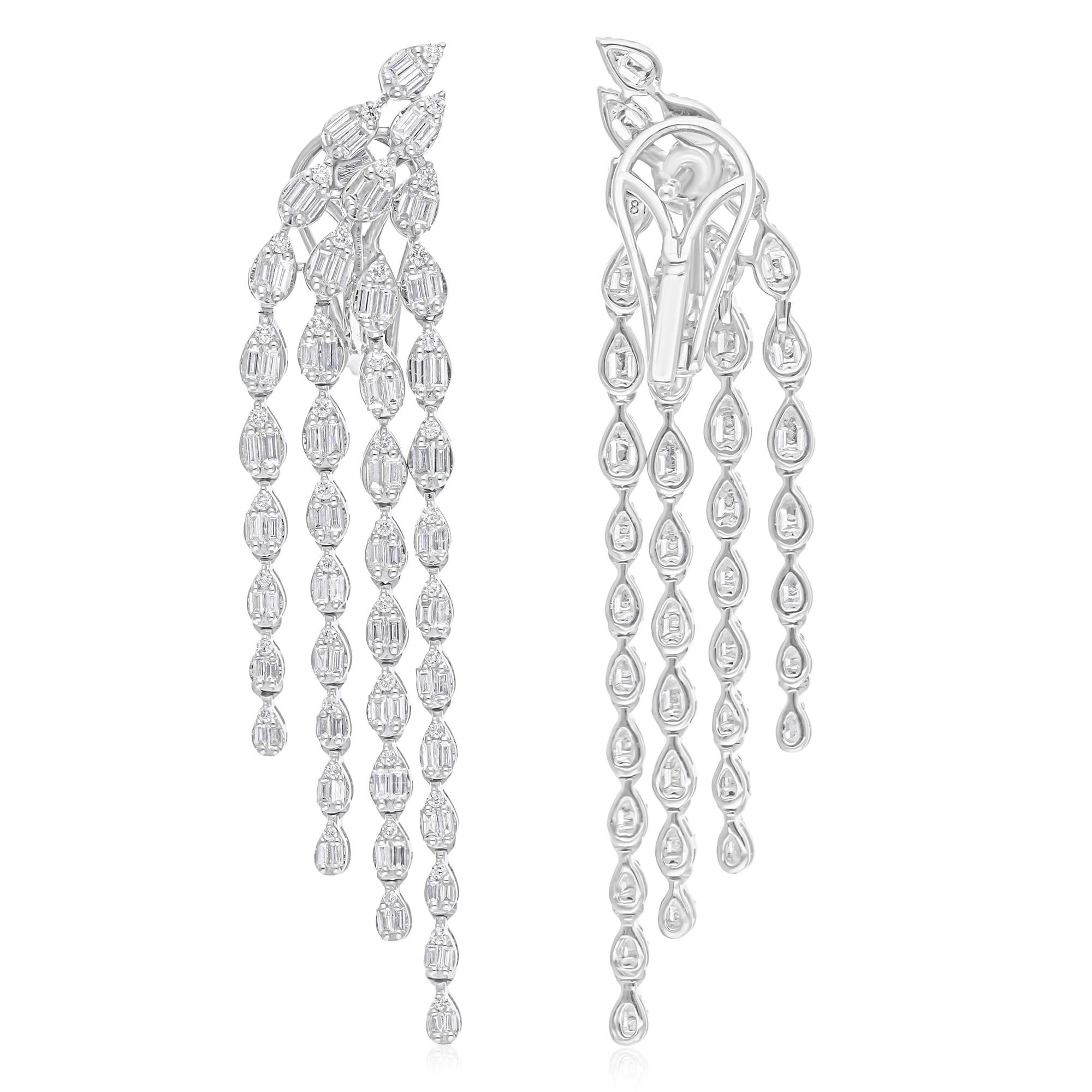 Coulées dans de l'or 18 carats, ces boucles d'oreilles exquises sont serties de 2,48 carats de diamants étincelants.

Suivez la vitrine de Spectrum Jewels pour découvrir la dernière collection et les pièces exclusives. Spectrum Jewels est fièrement