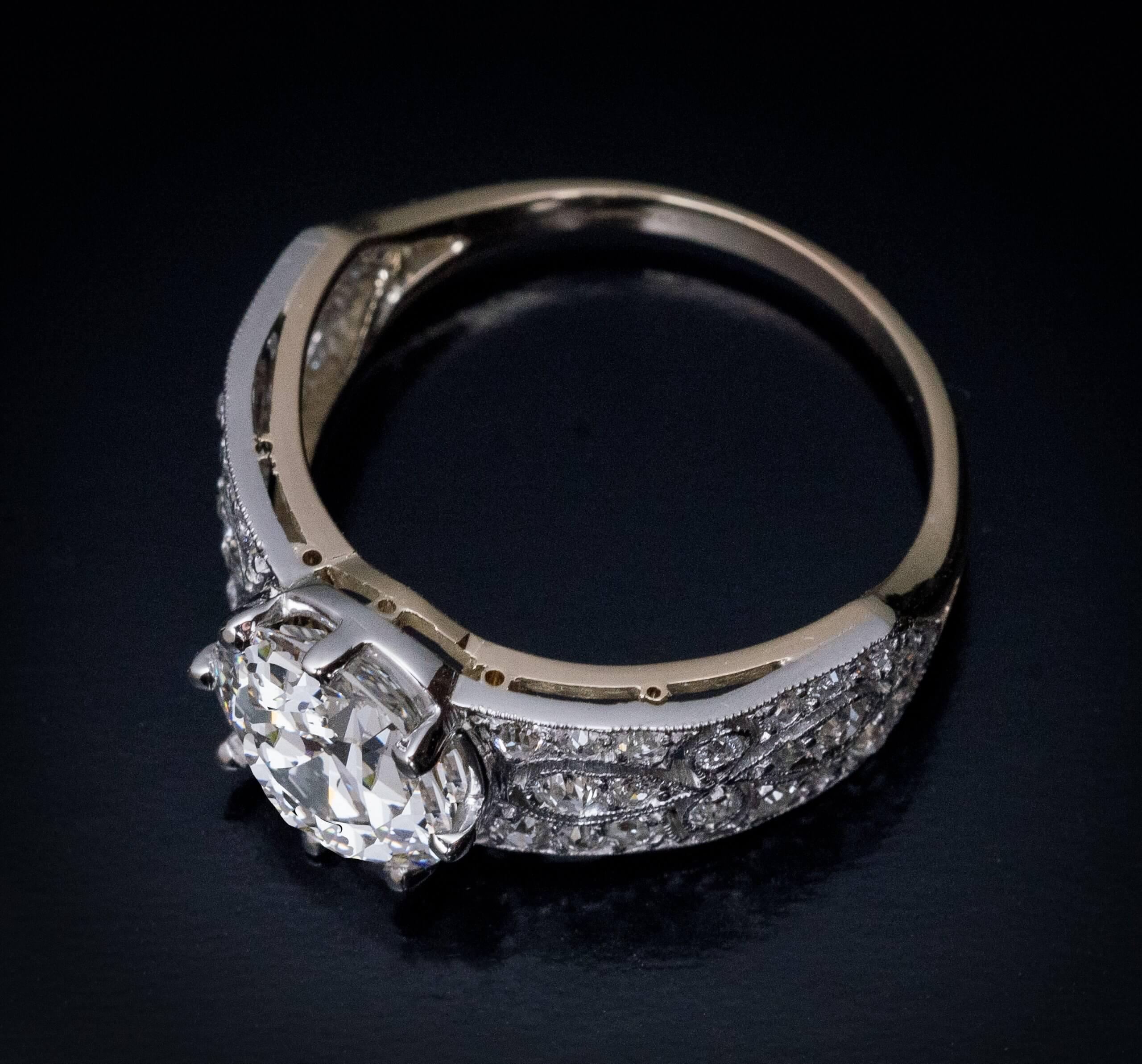 Art Deco 2.48 Ct Old European Cut Diamond Engagement Ring For Sale
