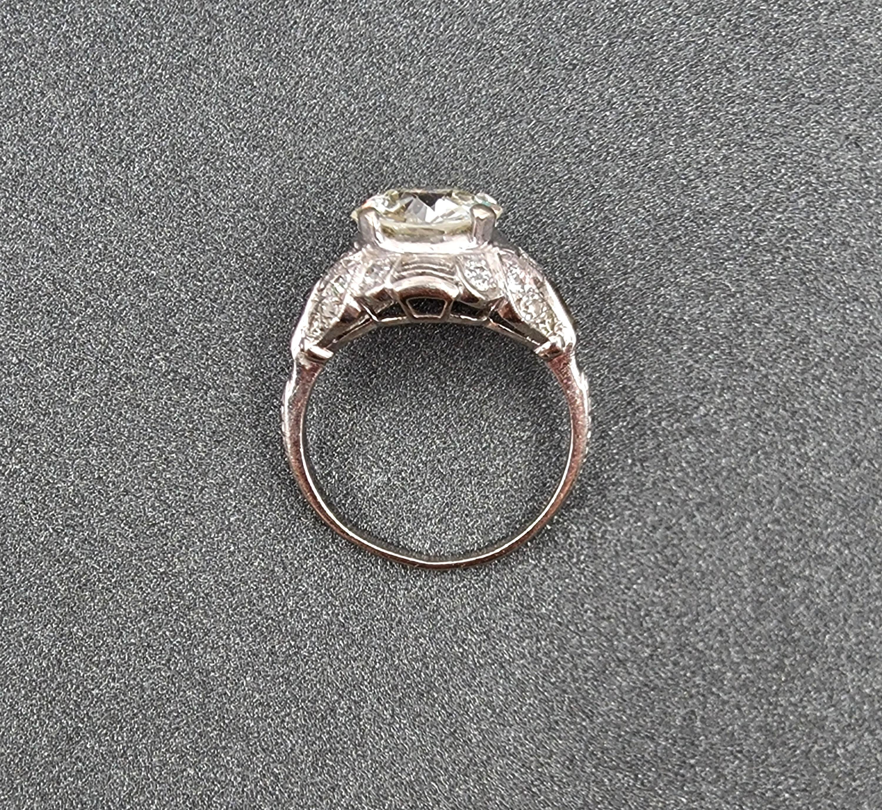 2,48 quilates Anillo Antiguo Europeo Corte Diamante en Excelente estado para la venta en Chicago, IL