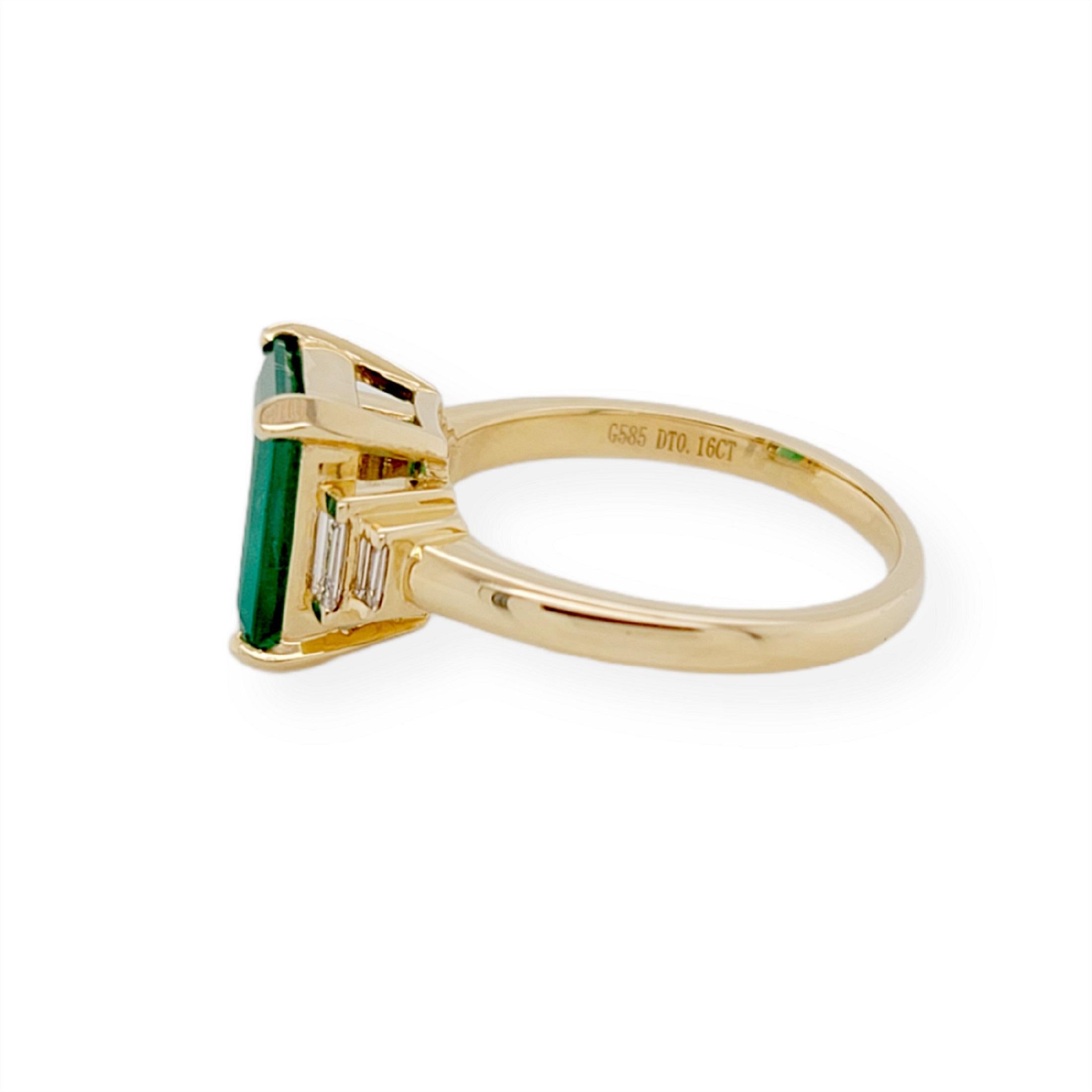 2.48 Ct Zambian Emerald & 0.18 Ct Diamonds in 14k Yellow Gold Engagement Ring In Excellent Condition In Los Angeles, CA