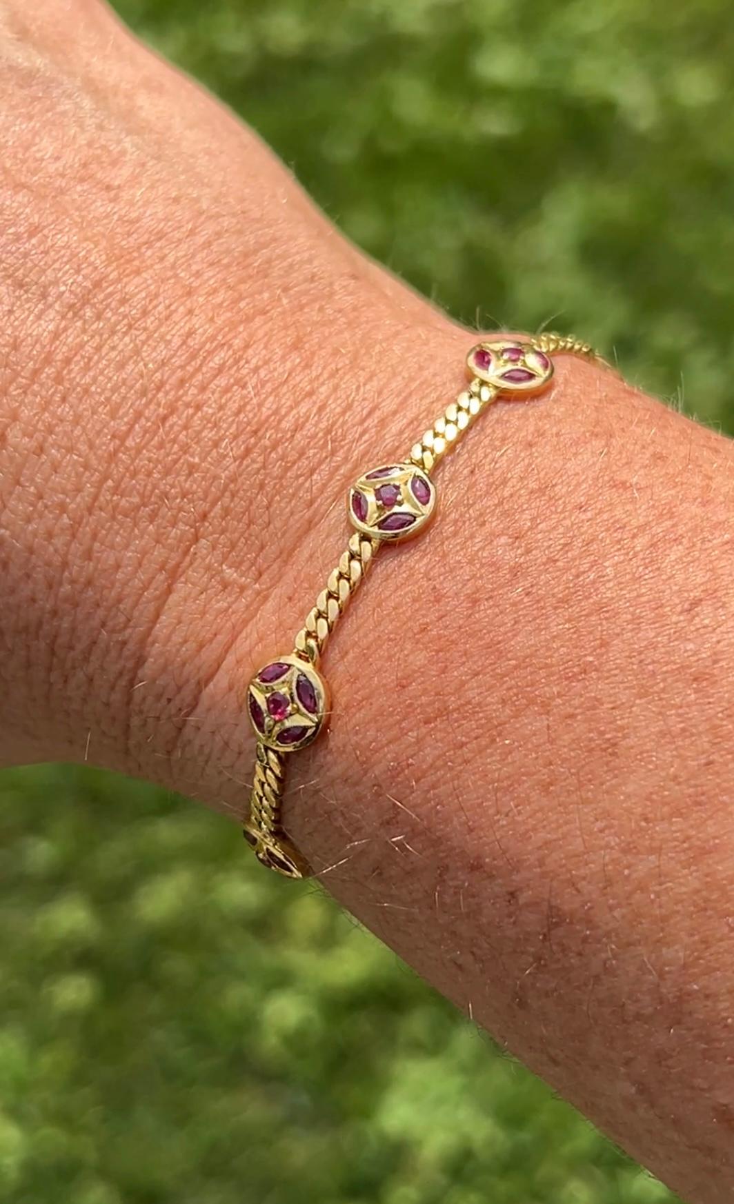 2,48 TCW Rubin und 22K Gelbgold Vintage Station Armband für Damen oder Herren im Angebot