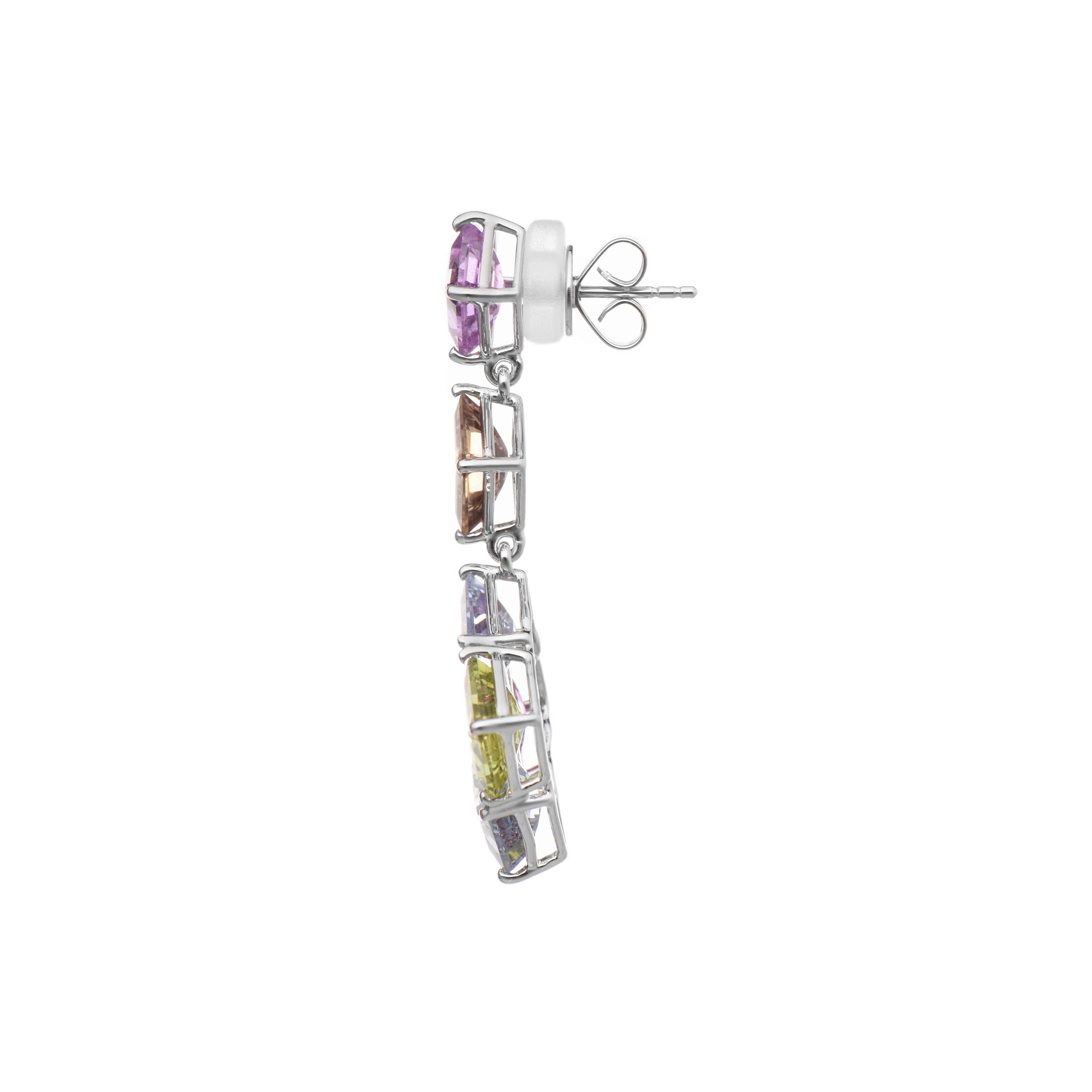 24.82 Carats Sapphire White Gold Earrings In New Condition For Sale In New York, NY