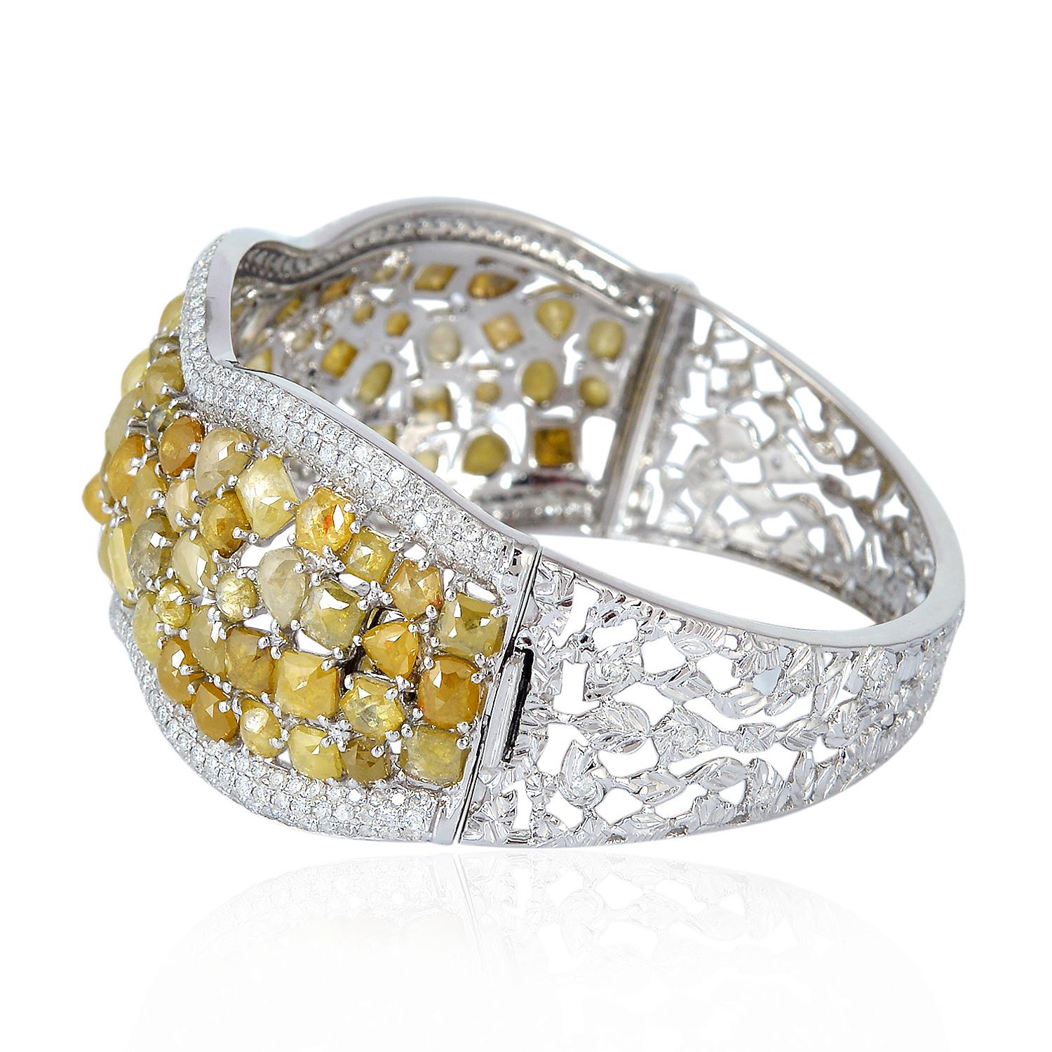 Mixed Cut 24.83 Carat Fancy Canary Diamond 18 Karat Gold Bangle Bracelet For Sale